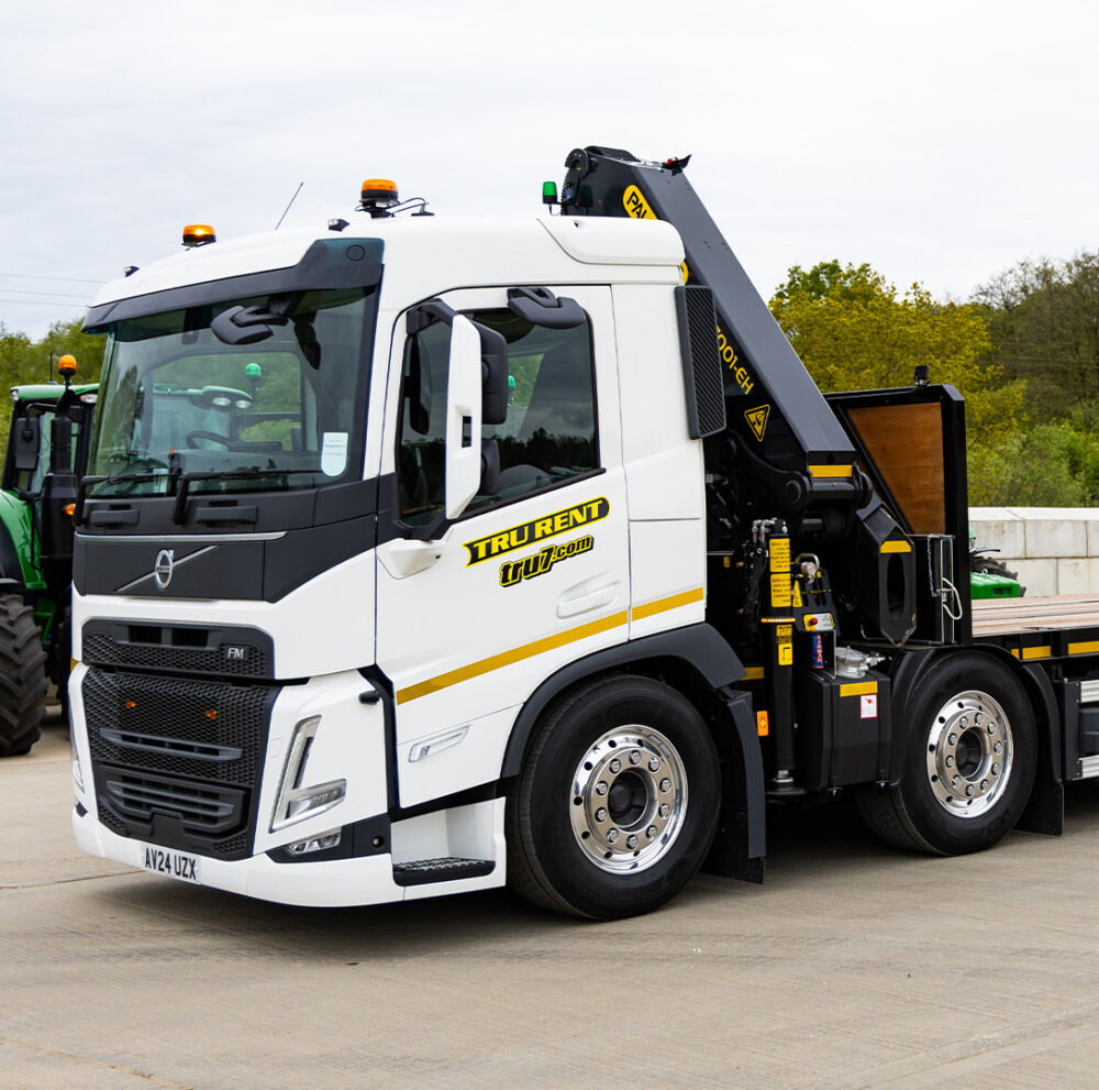 Volvo FM 460 Beavertail w/ Crane - TRU7 Group