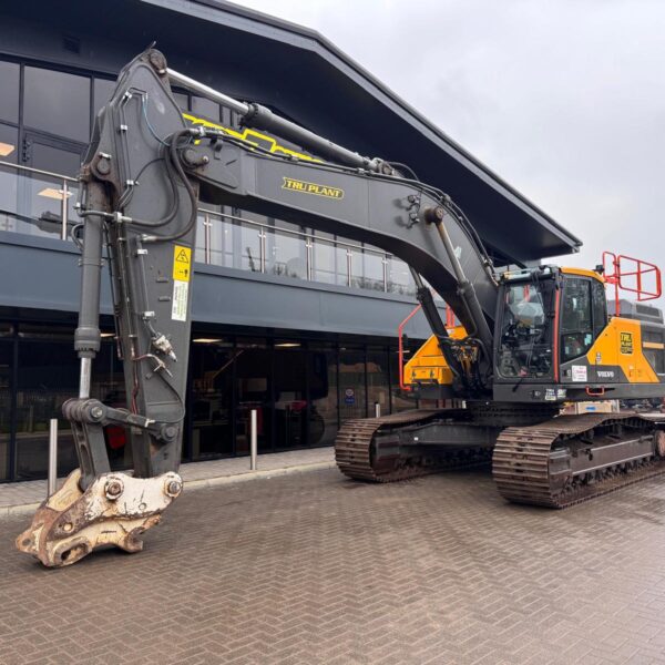 TRU2361 - AUG 2022 VOLVO EC380EL EXCAVATOR - Image 4