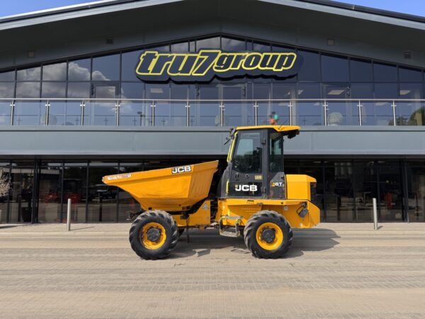 TRU929 - FEB 2019, JCB 6T SWIVEL TIP CABBED DUMPER *ROAD REGISTERED*