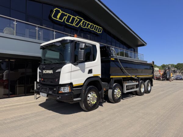 2022 '22 SCANIA XT P410 8X4 LOW DAY CAB TIPPER