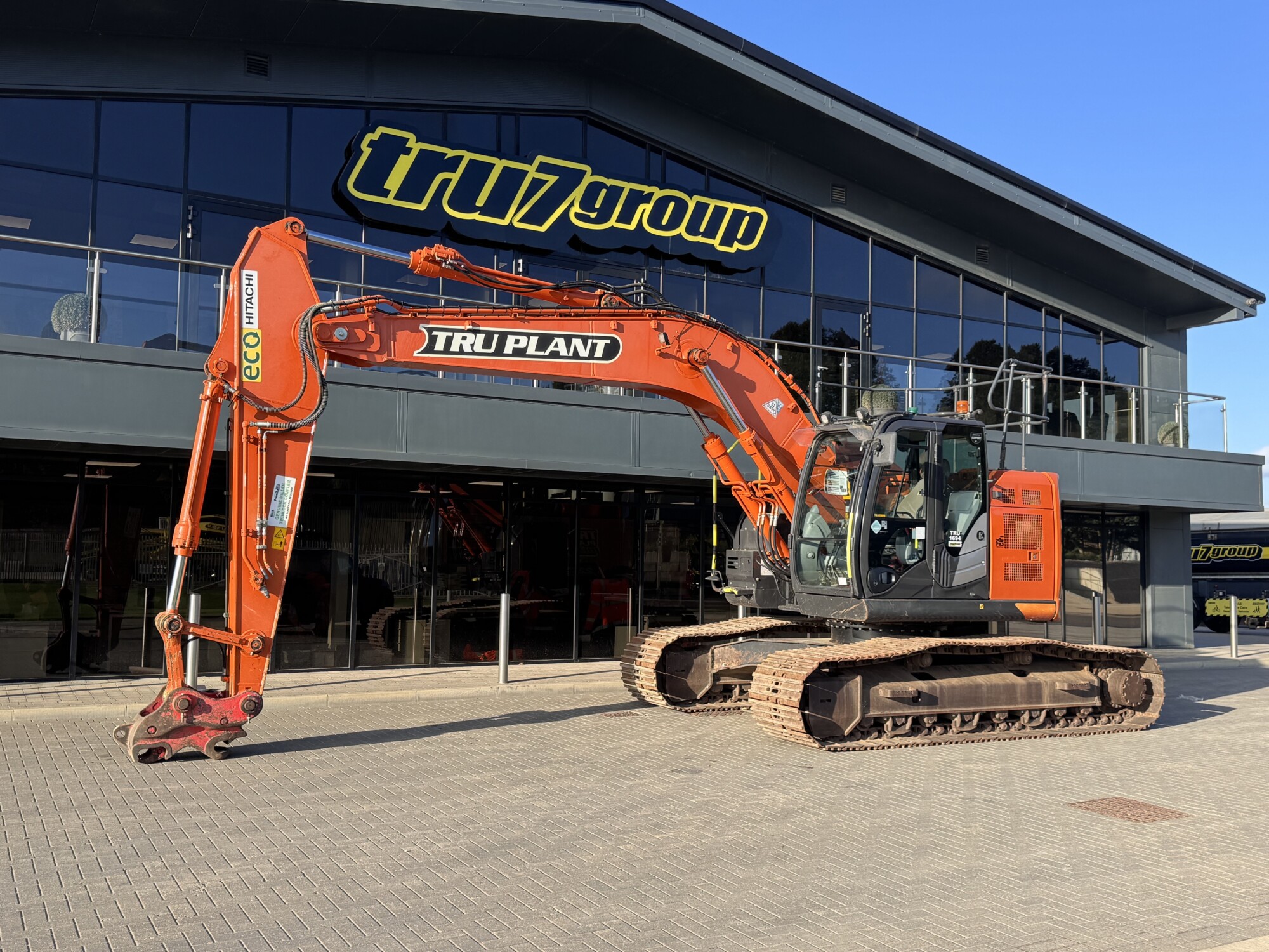 TRU1694 - NEW MARCH 2021 - HITACHI ZX225 USLC-6 EXCAVATOR