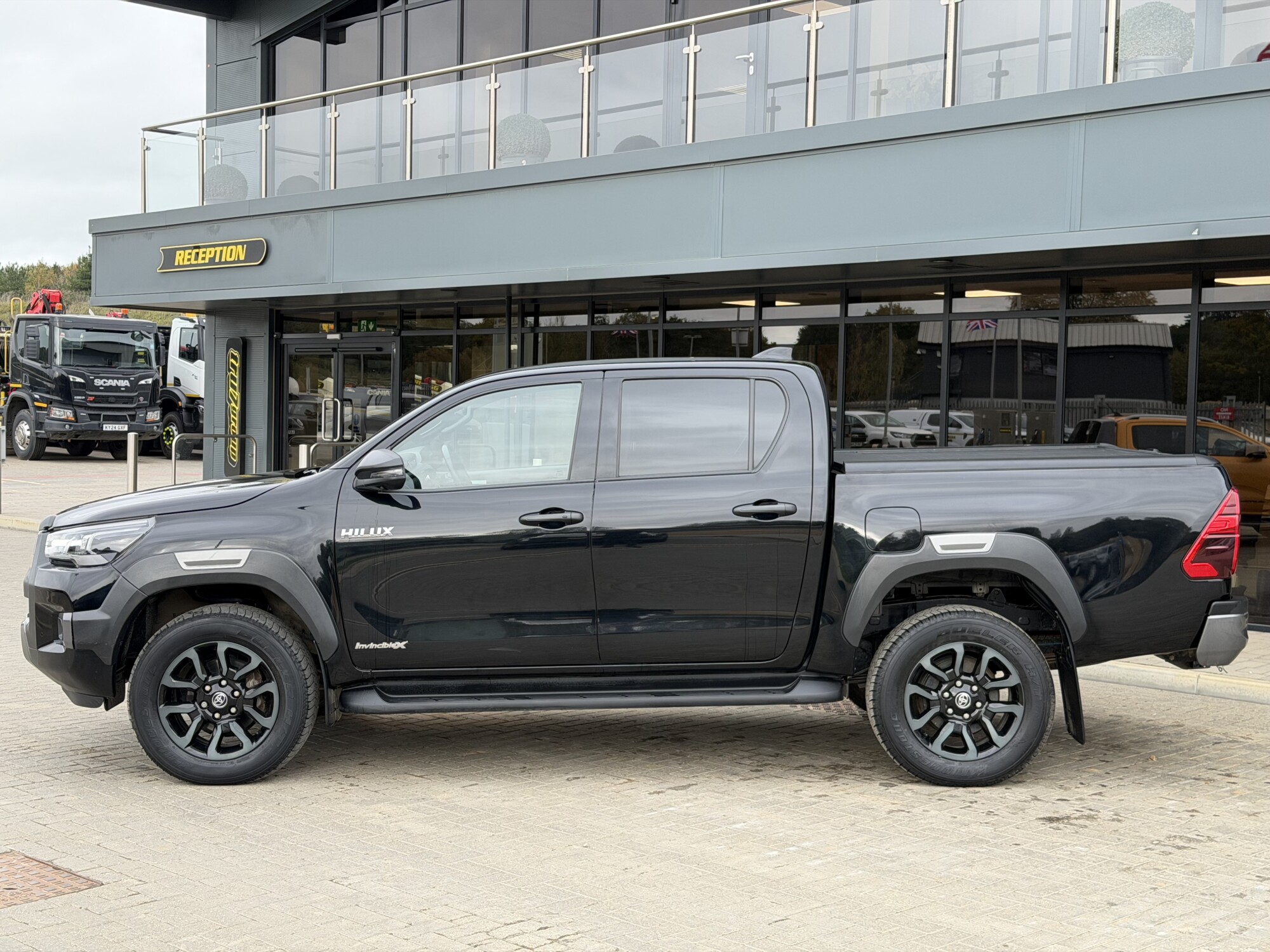 2023 '73 TOYOTA HILUX 2.8 D-4D INVINCIBLE X PICKUP DOUBLE CAB 4DR DIESEL AUTO 4WD EURO 6 (204 PS) - Image 5