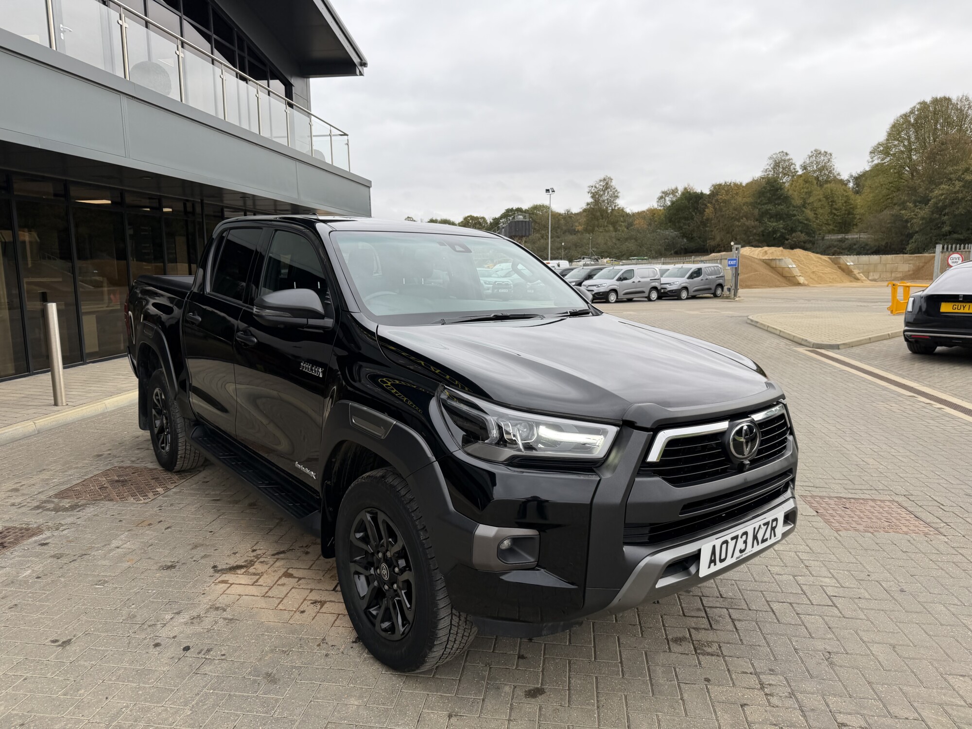 2023 '73 TOYOTA HILUX 2.8 D-4D INVINCIBLE X PICKUP DOUBLE CAB 4DR DIESEL AUTO 4WD EURO 6 (204 PS) - Image 9