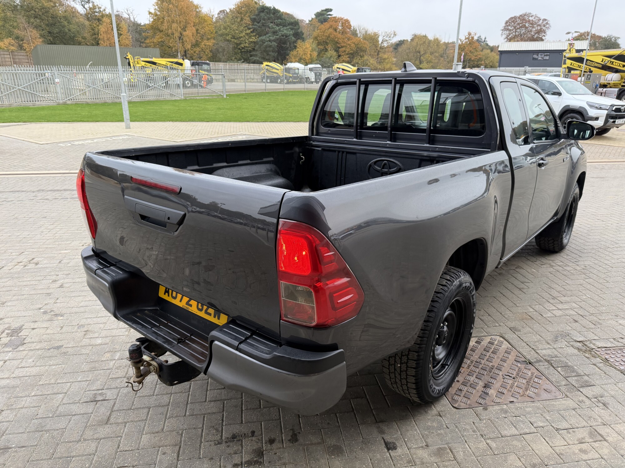 2022 '72 TOYOTA HILUX 2.4 D-4D ACTIVE EXTRA PICKUP EXTENDED CAB 4DR DIESEL MANUAL 4WD EURO 6 (150 PS) - Image 7