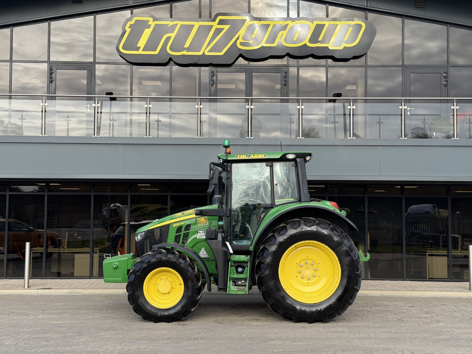 TRU3064 - 2024, JOHN DEERE 6120 M