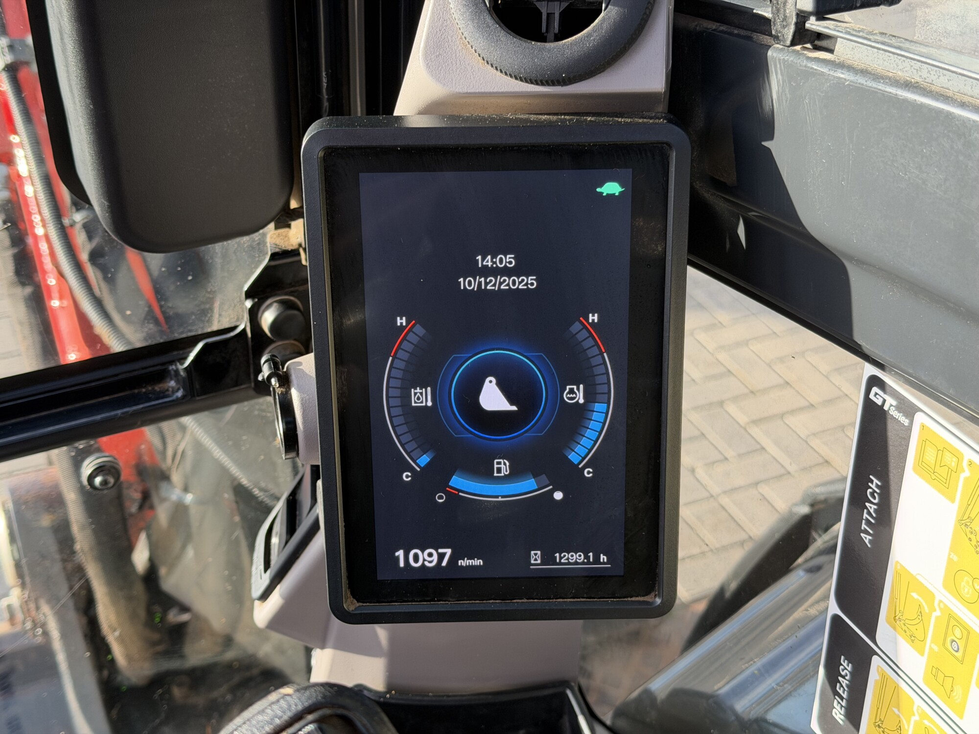 TRU2661 - 2023 KUBOTA U56-5 EXCAVATAOR **RUBBER TRACKS & BLADE** - Image 14