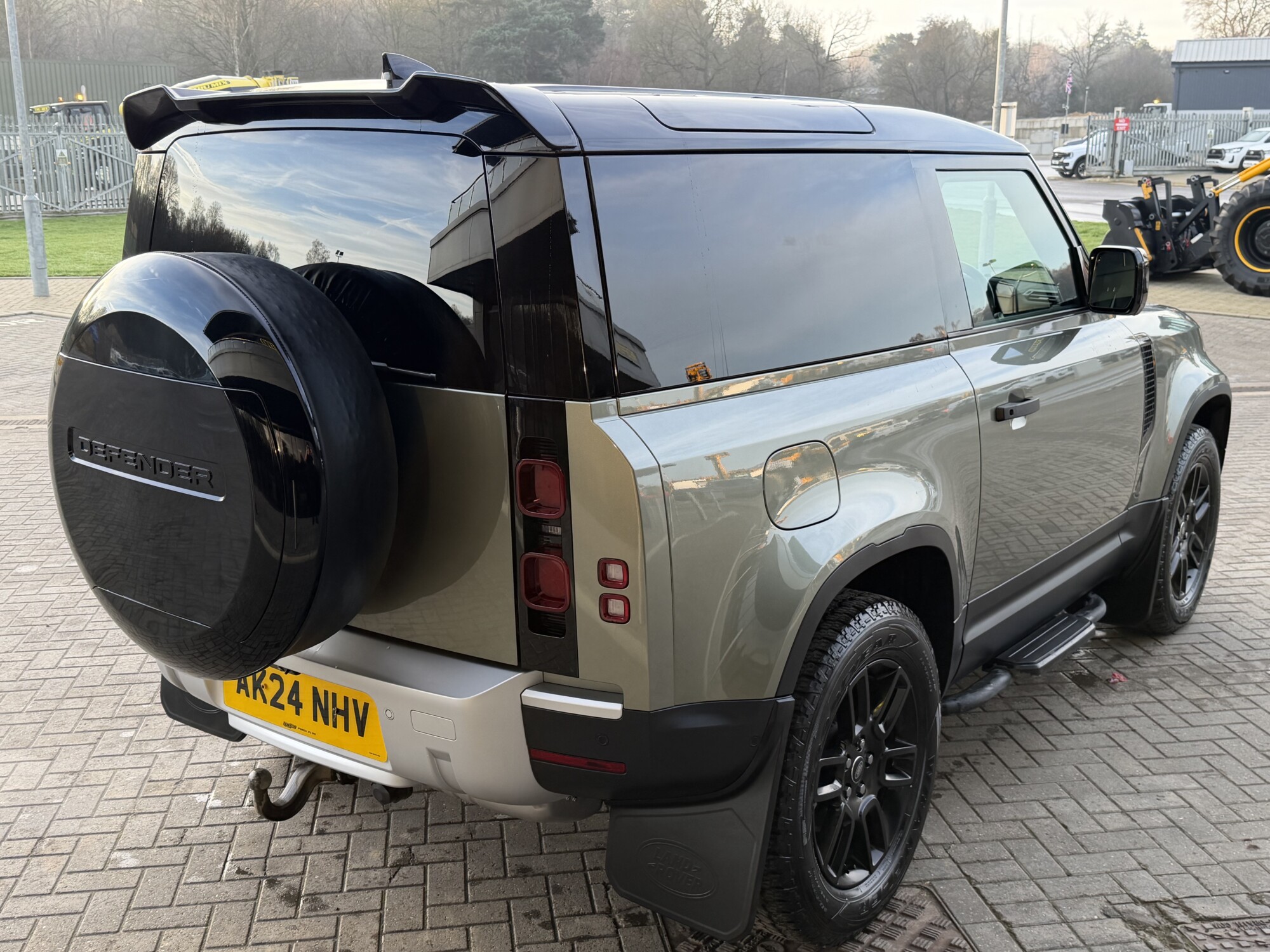 2024 '24 LAND ROVER DEFENDER 90 3.0 D250 MHEV HARD TOP SUV 3DR DIESEL AUTO 4WD SWB EURO 6 (225 PS) - Image 6