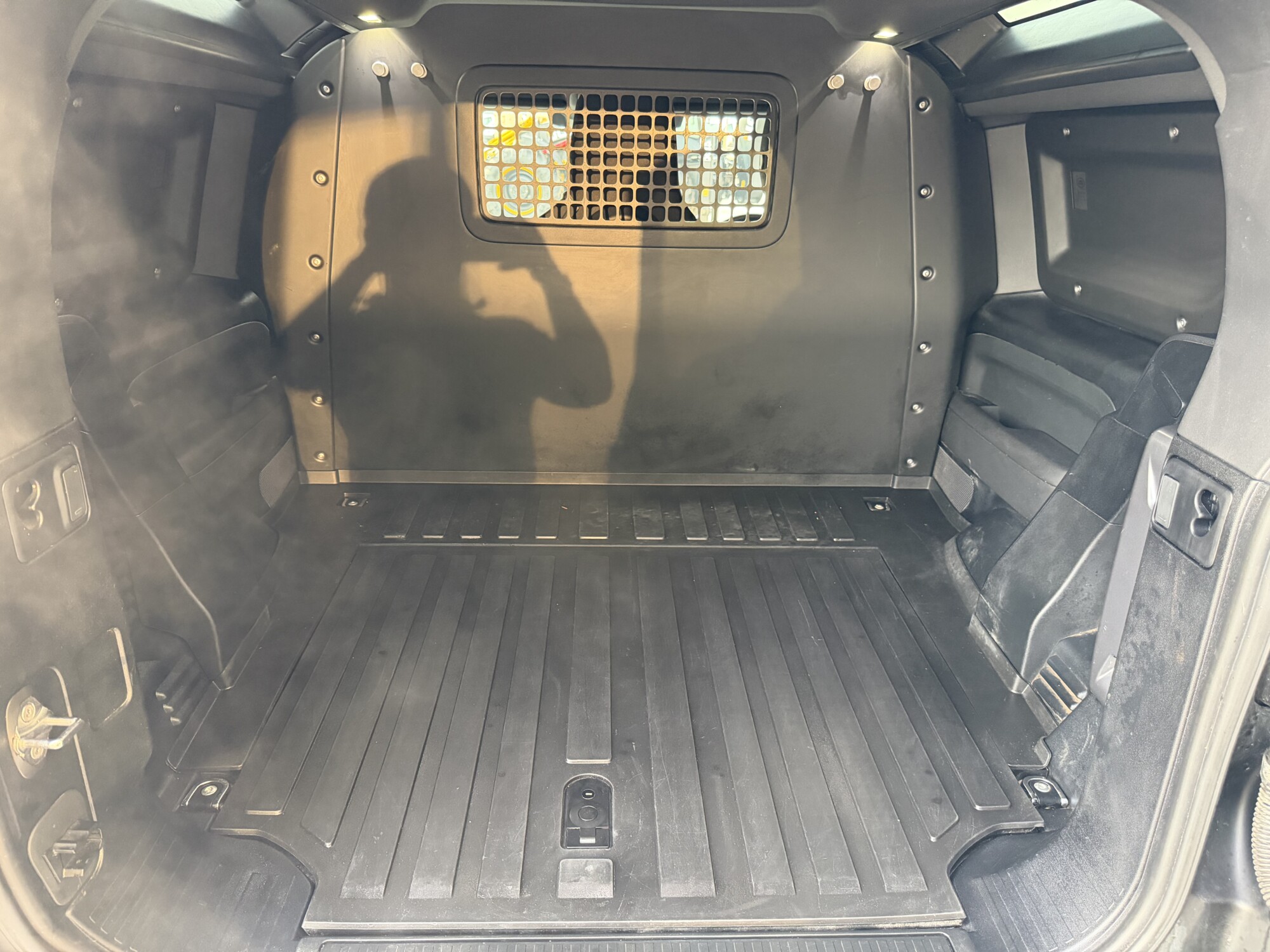 2024 '24 LAND ROVER DEFENDER 90 3.0 D250 MHEV HARD TOP SUV 3DR DIESEL AUTO 4WD SWB EURO 6 (225 PS) - Image 9