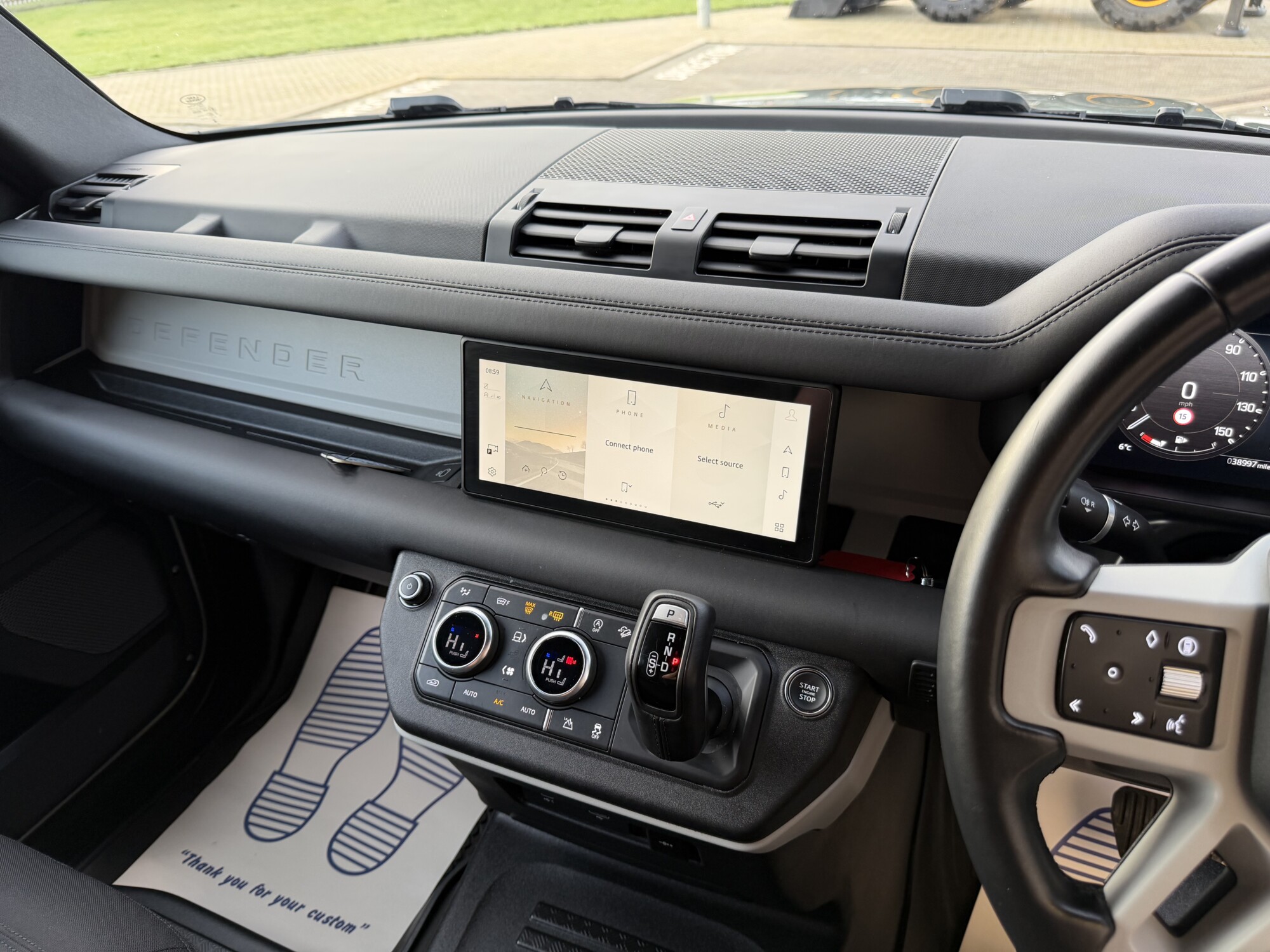 2024 '24 LAND ROVER DEFENDER 90 3.0 D250 MHEV HARD TOP SUV 3DR DIESEL AUTO 4WD SWB EURO 6 (225 PS) - Image 11