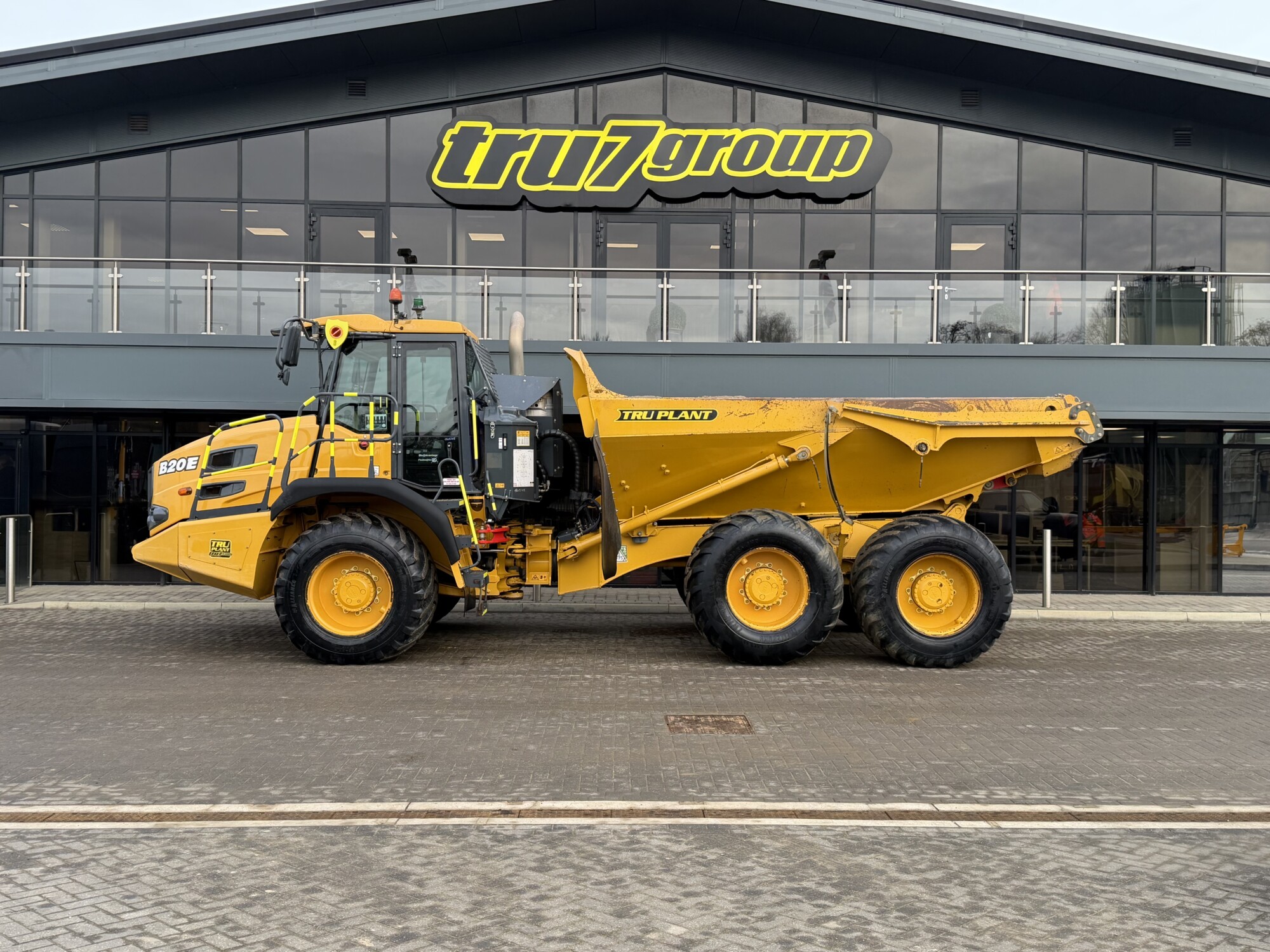 TRU2145 - 2022, BELL B20E 6X6 ADT