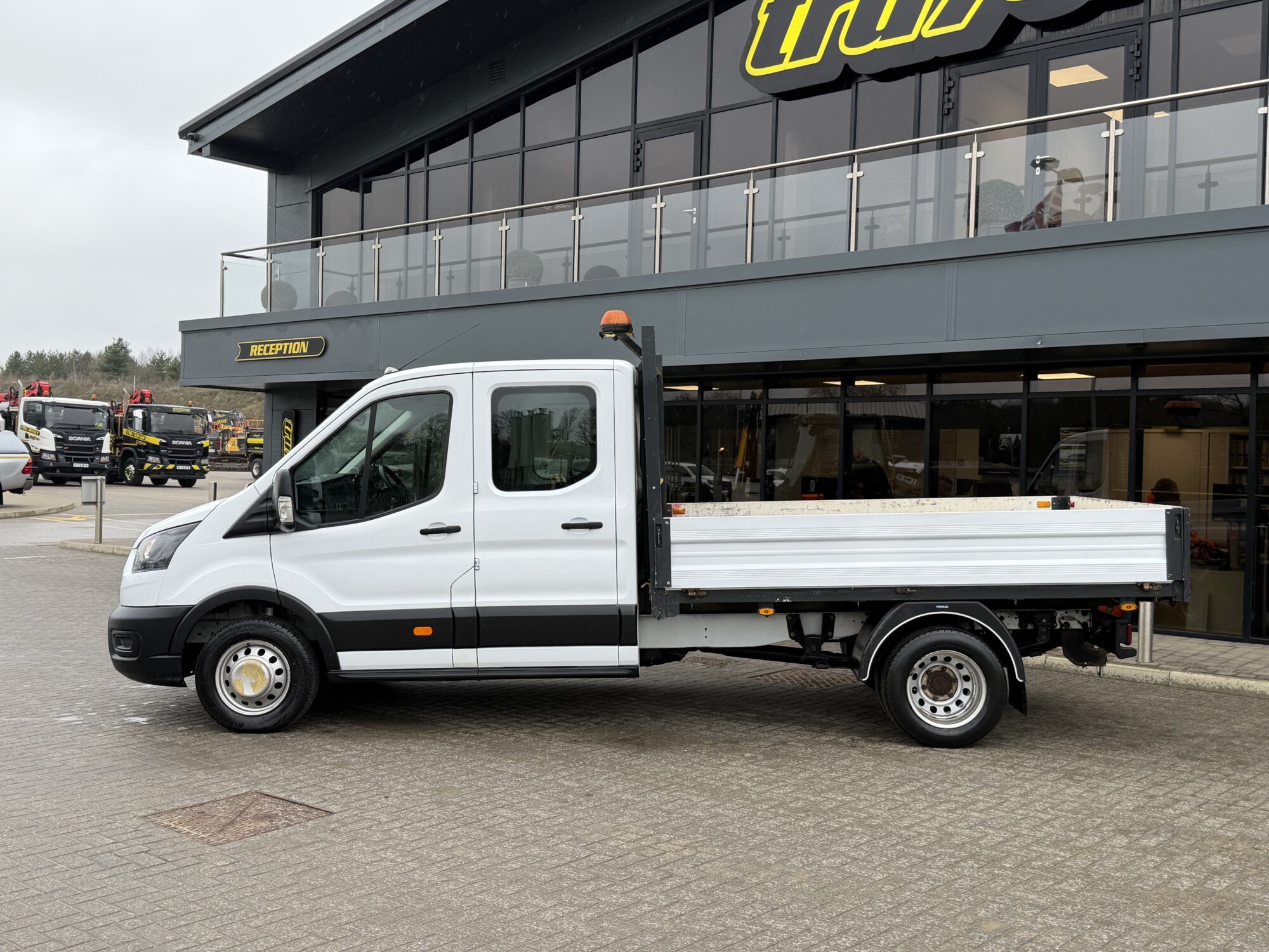 2021 '21 FORD TRANSIT 2.0 350 ECOBLUE LEADER CHASSIS DOUBLE CAB DROPSIDE 4DR DIESEL MANUAL RWD L3 EURO 6 (130 PS) - Image 4