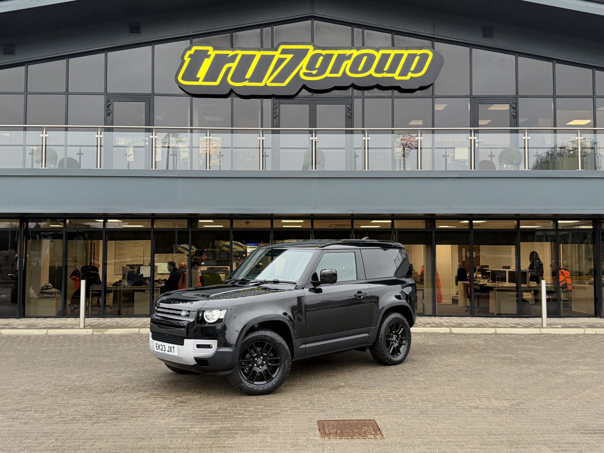 2023 ’23 LAND ROVER DEFENDER 90 3.0 D250 MHEV HARD TOP SUV 3DR DIESEL AUTO 4WD SWB EURO 6 (250 PS)