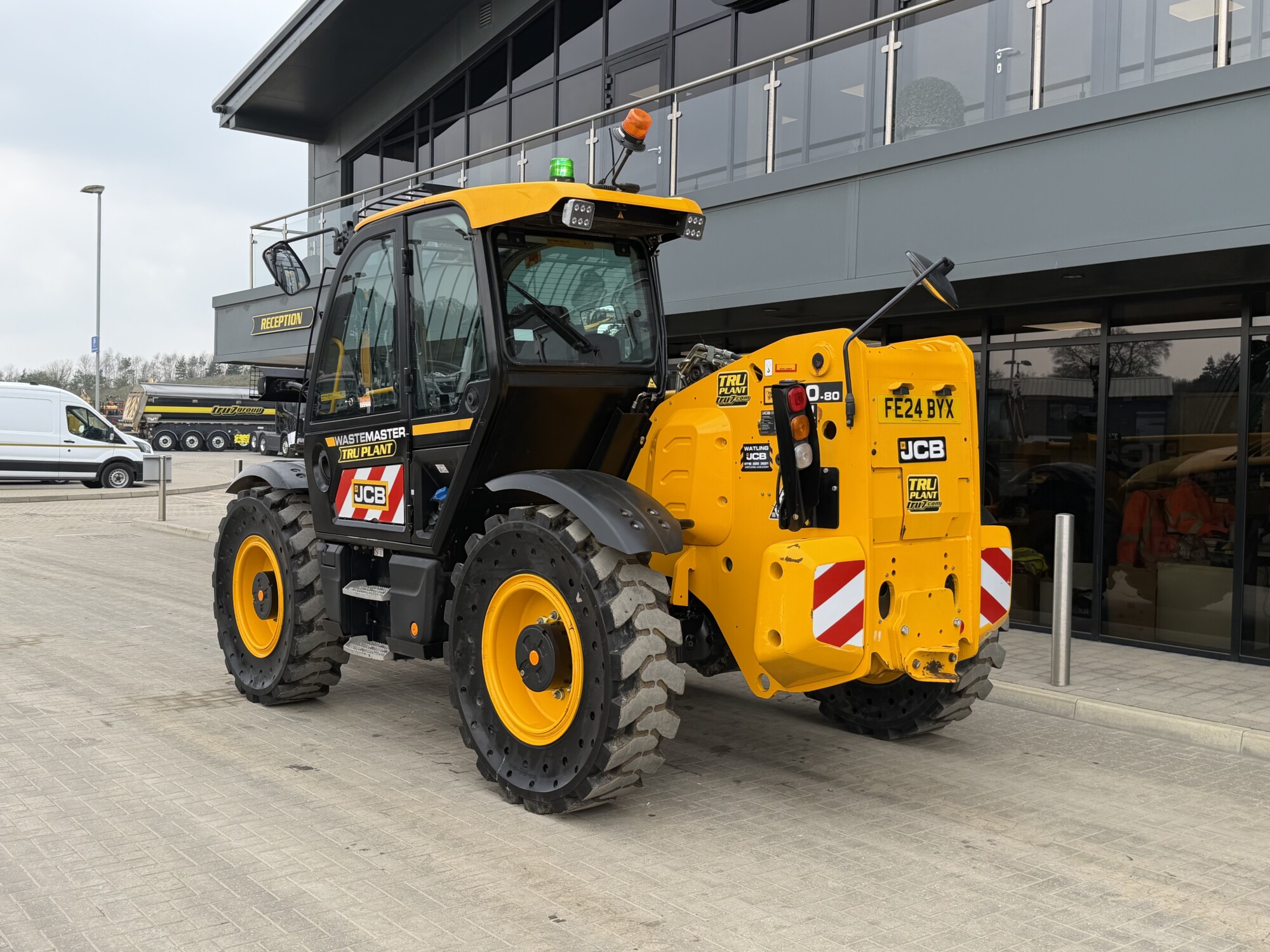 TRU2956 - 2024 - JCB 560-80 IND. WASTEMASTER *97kW ENGINE* - Image 4