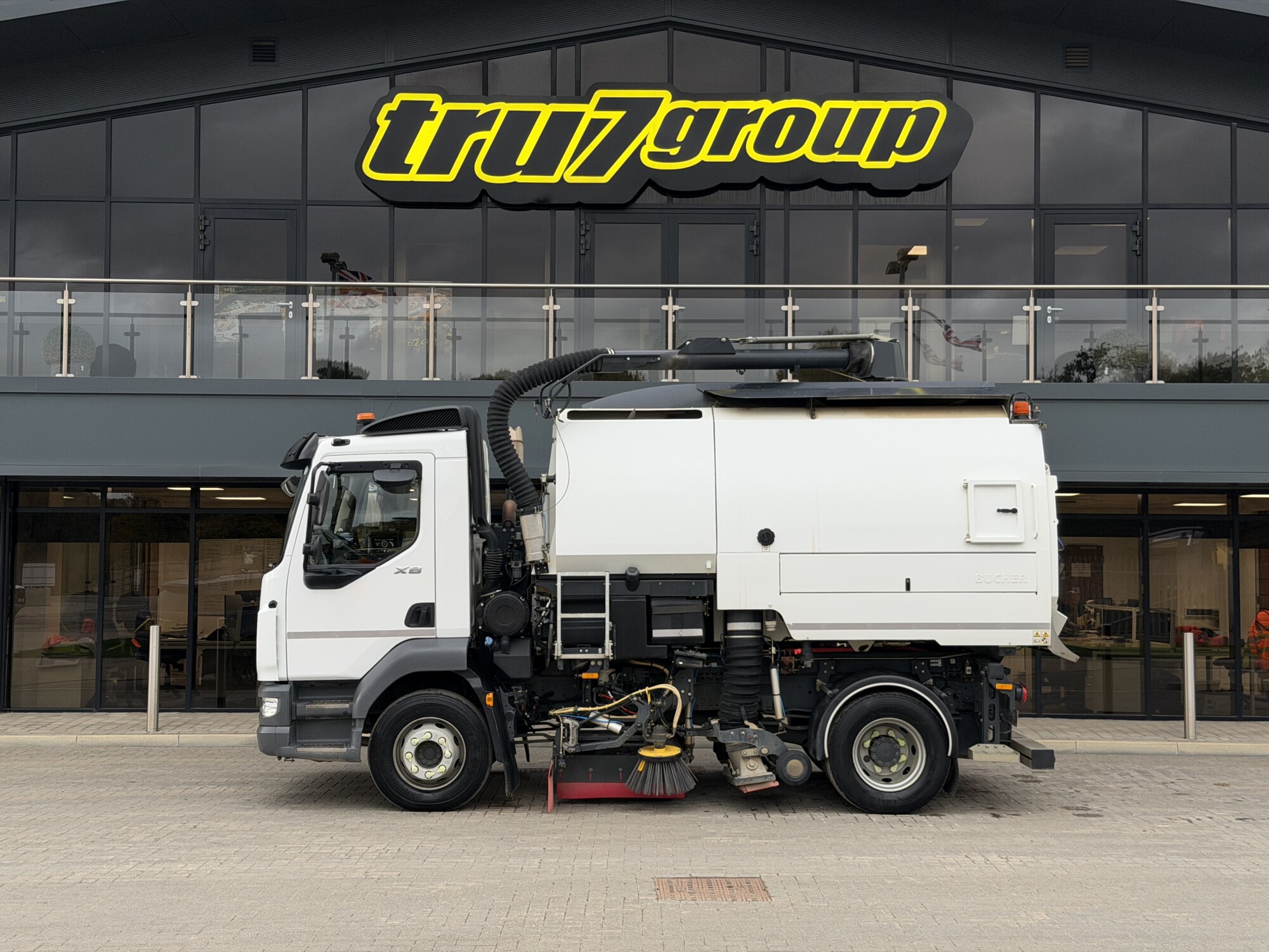 2024 '74 DAF 230 XB 16T BUCHER ROAD SWEEPER