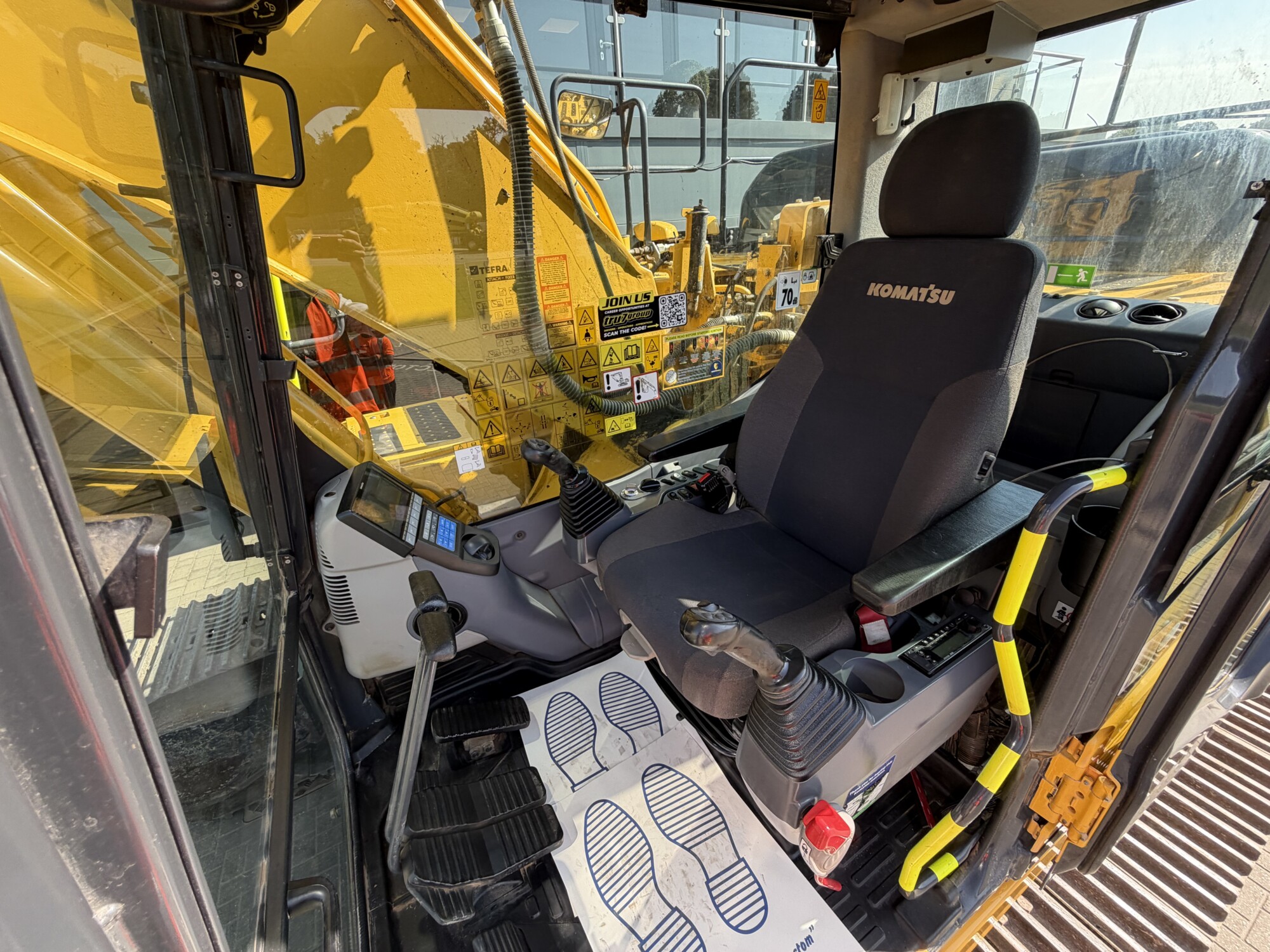 TRU2386 - 2022 KOMATSU PC290LC-11 EXCAVATOR - Image 12