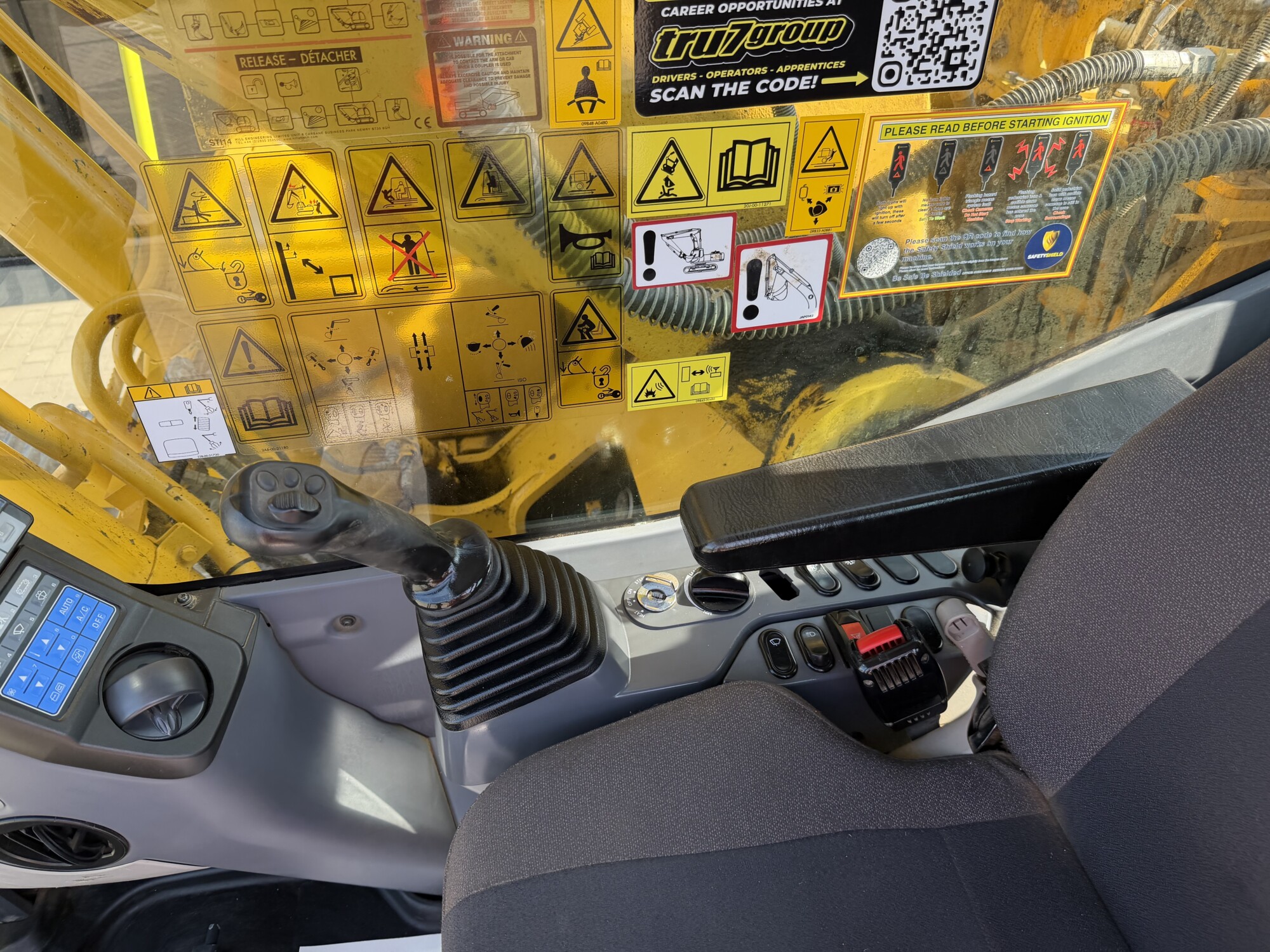 TRU2386 - 2022 KOMATSU PC290LC-11 EXCAVATOR - Image 13