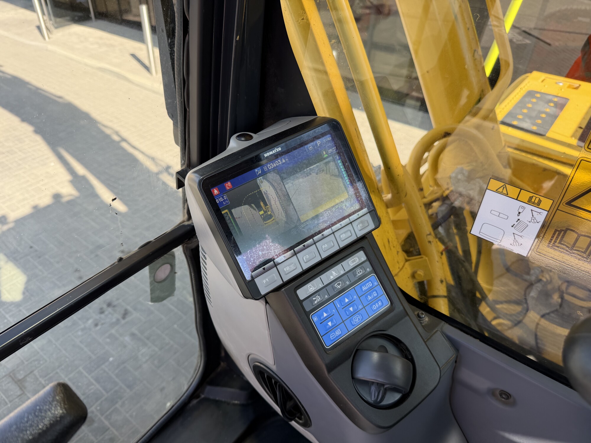 TRU2386 - 2022 KOMATSU PC290LC-11 EXCAVATOR - Image 14