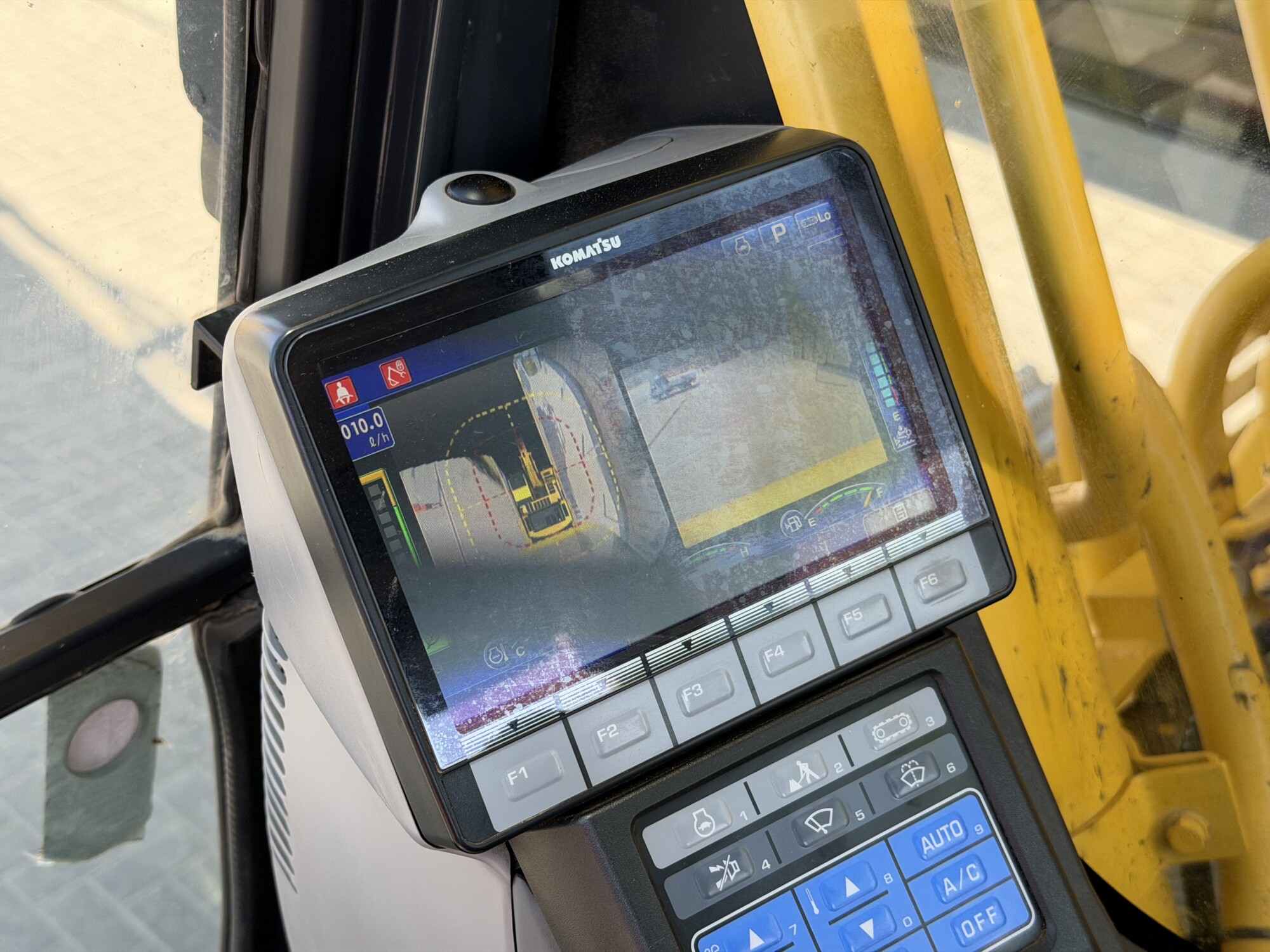 TRU2386 - 2022 KOMATSU PC290LC-11 EXCAVATOR - Image 15