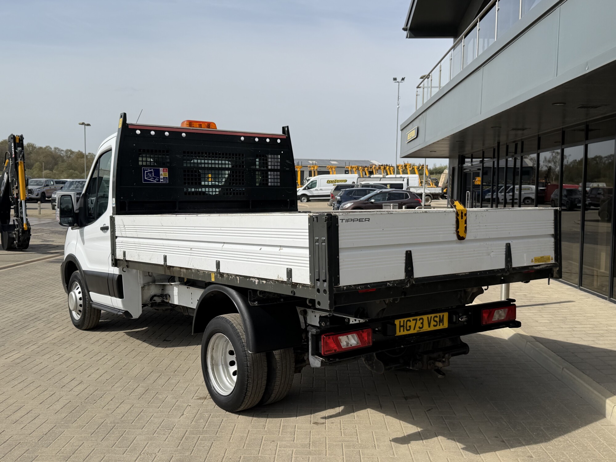 2023 '73 FORD TRANSIT 2.0 350 ECOBLUE HD LEADER CHASSIS CAB TIPPER 2DR DIESEL MANUAL RWD L2 EURO 6 (130 PS) - Image 5