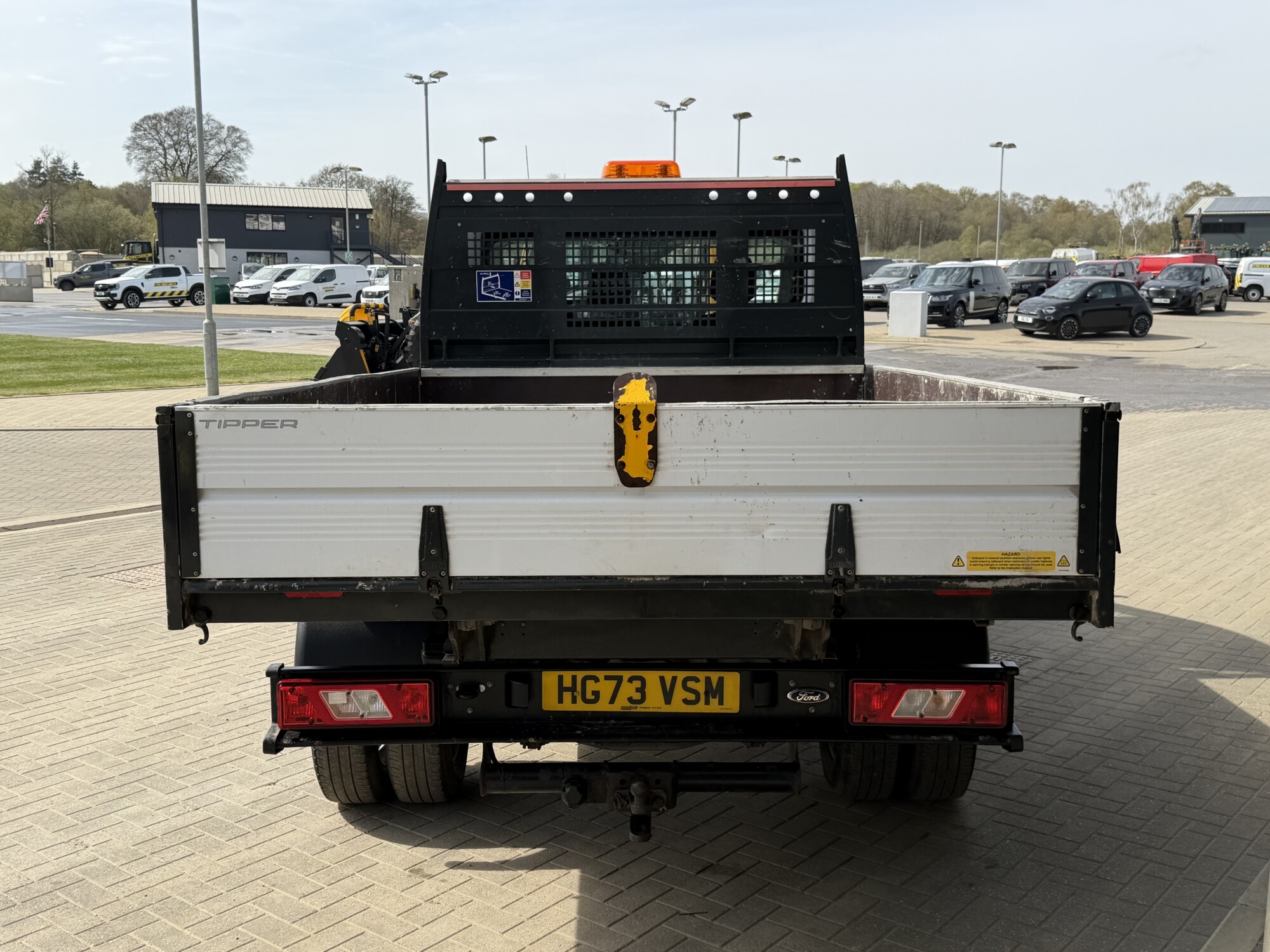 2023 '73 FORD TRANSIT 2.0 350 ECOBLUE HD LEADER CHASSIS CAB TIPPER 2DR DIESEL MANUAL RWD L2 EURO 6 (130 PS) - Image 6