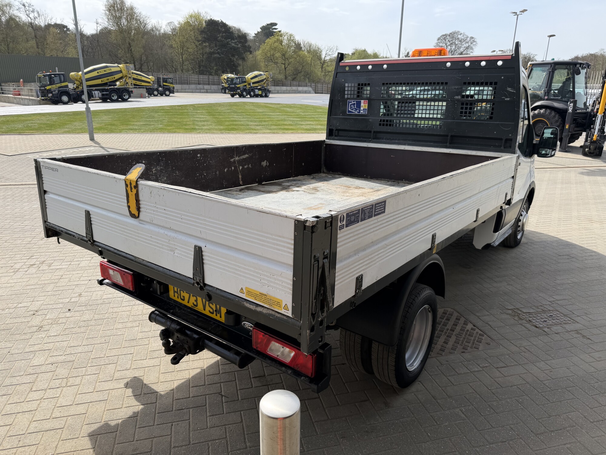 2023 '73 FORD TRANSIT 2.0 350 ECOBLUE HD LEADER CHASSIS CAB TIPPER 2DR DIESEL MANUAL RWD L2 EURO 6 (130 PS) - Image 7