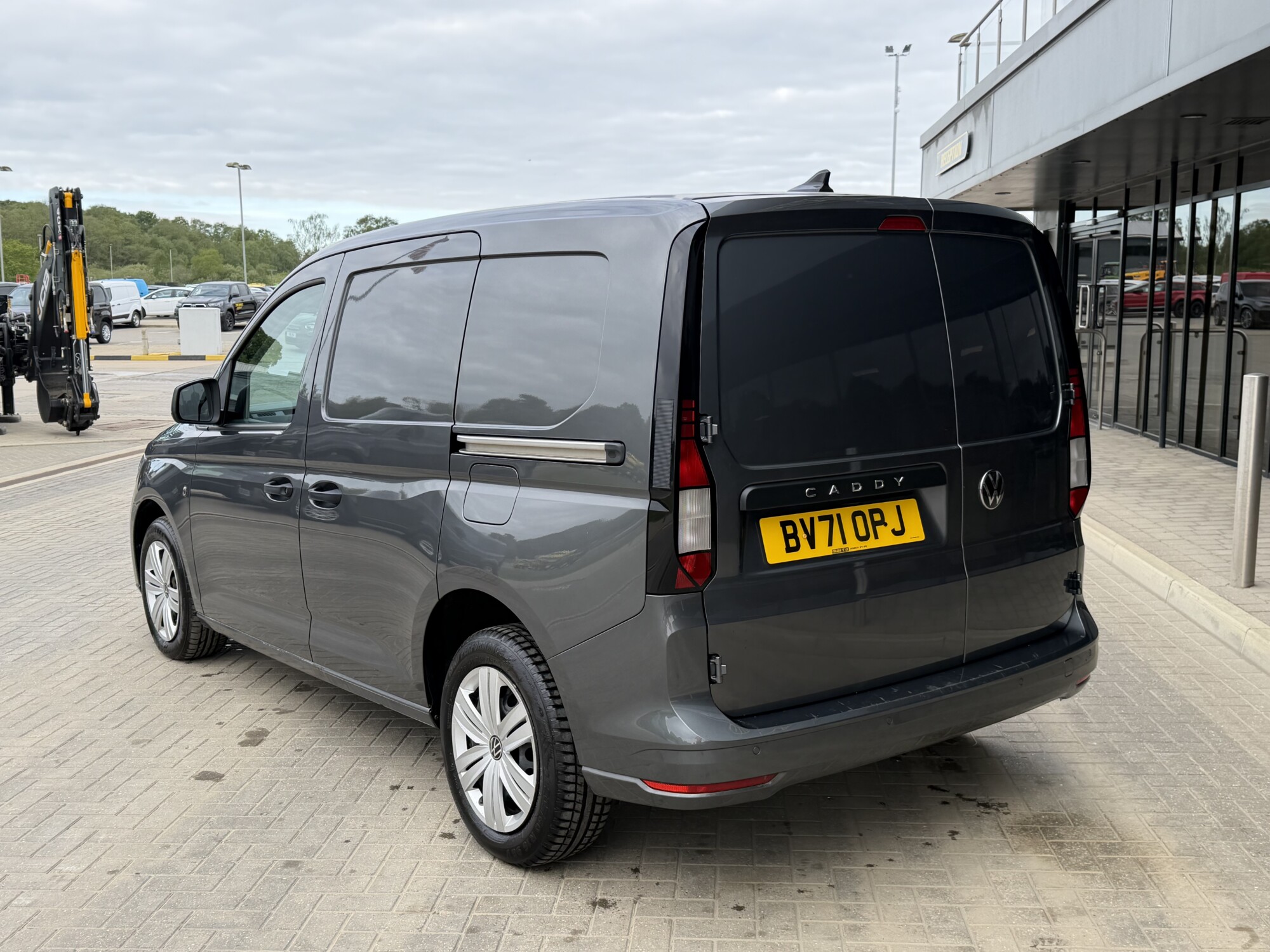 2021 '71 VOLKSWAGEN CADDY 2.0 TDI C20 COMMERCE PLUS PANEL VAN 5DR DIESEL MANUAL SWB EURO 6 (122 PS) - Image 4