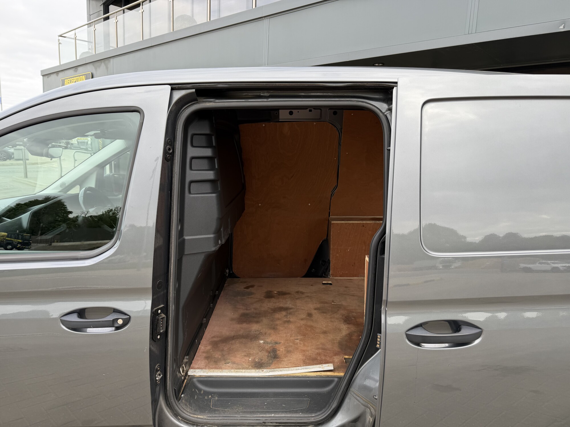 2021 '71 VOLKSWAGEN CADDY 2.0 TDI C20 COMMERCE PLUS PANEL VAN 5DR DIESEL MANUAL SWB EURO 6 (122 PS) - Image 8