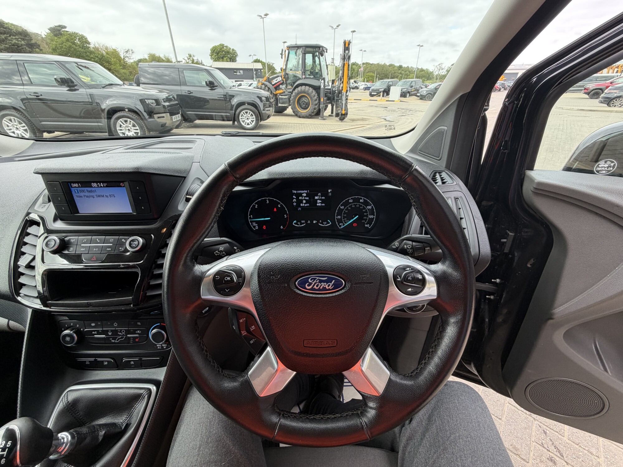 Ford Transit Connect steering wheel and dashboard instrument display