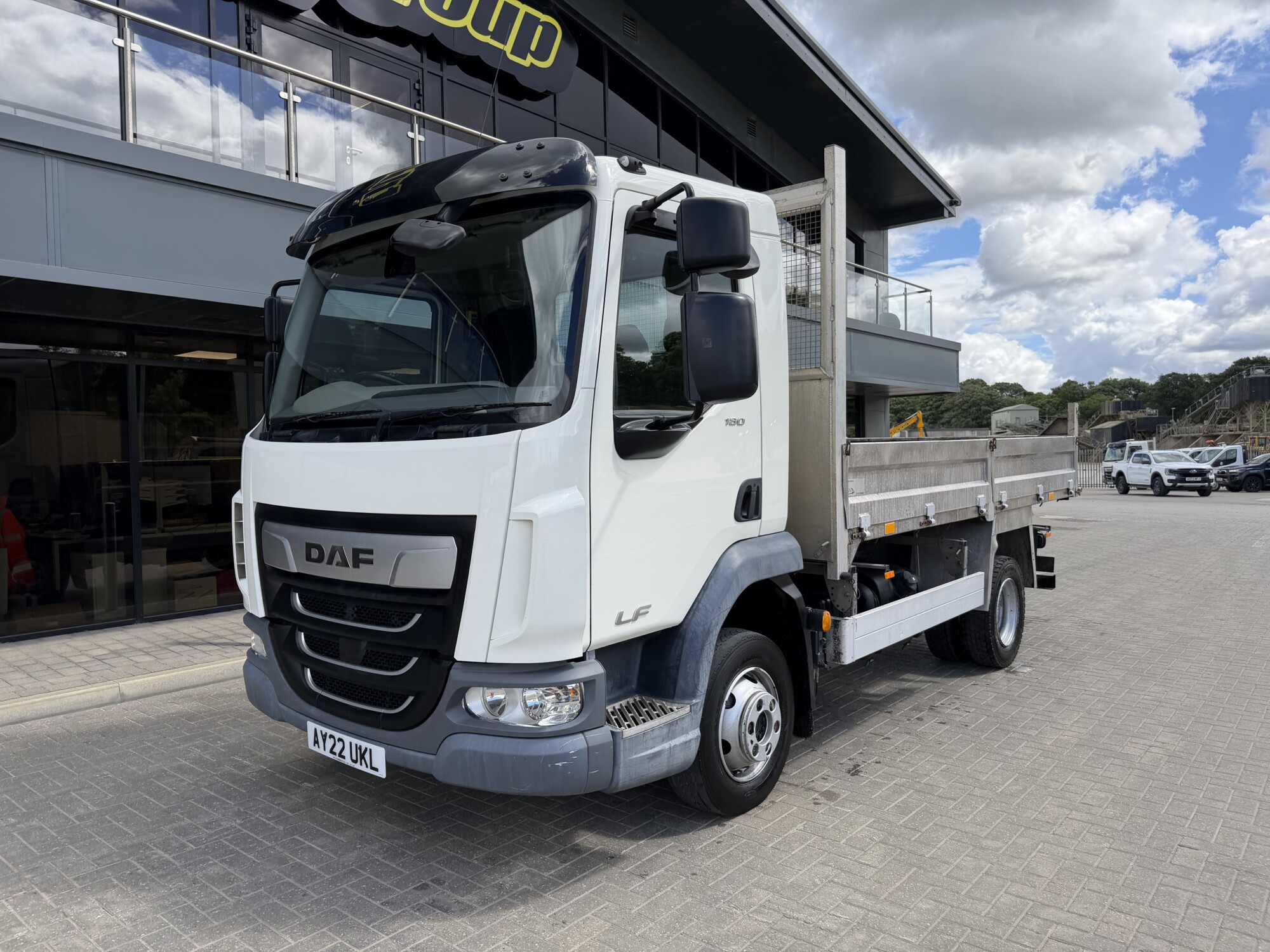 2022 '22, DAF LF 180 DAY CAB TIPPER 7,500KG - Image 3