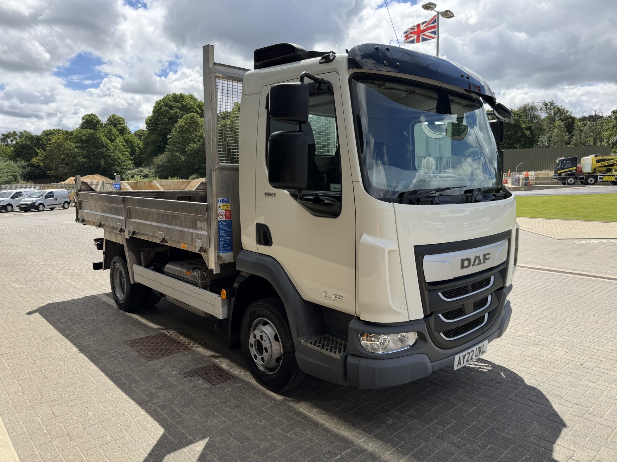2022 '22, DAF LF 180 DAY CAB TIPPER 7,500KG - Image 8