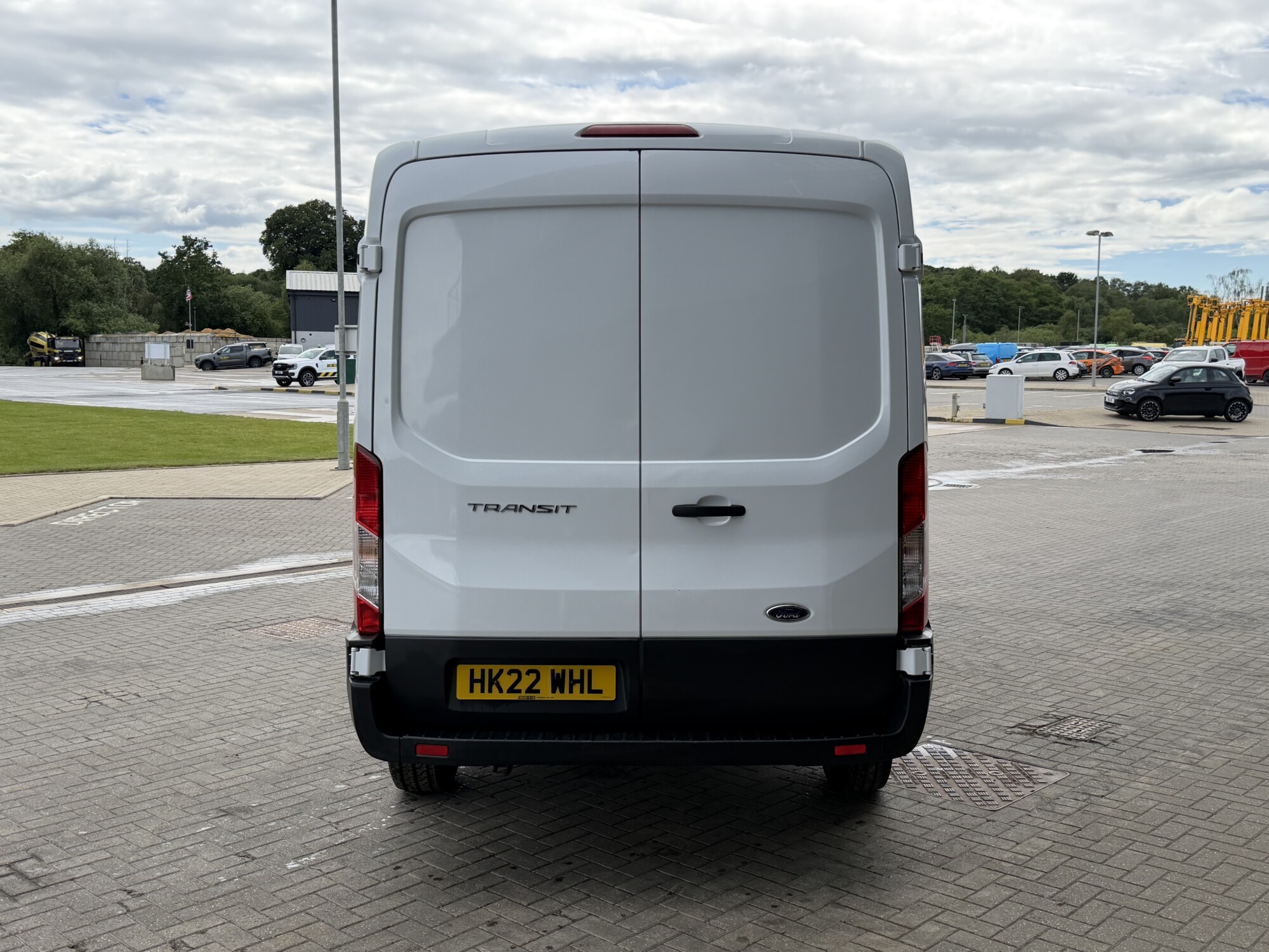 2022 '22 FORD TRANSIT 2.0 350 ECOBLUE LEADER PANEL VAN 5DR DIESEL MANUAL FWD L3 H2 EURO 6 (130 PS) - Image 5