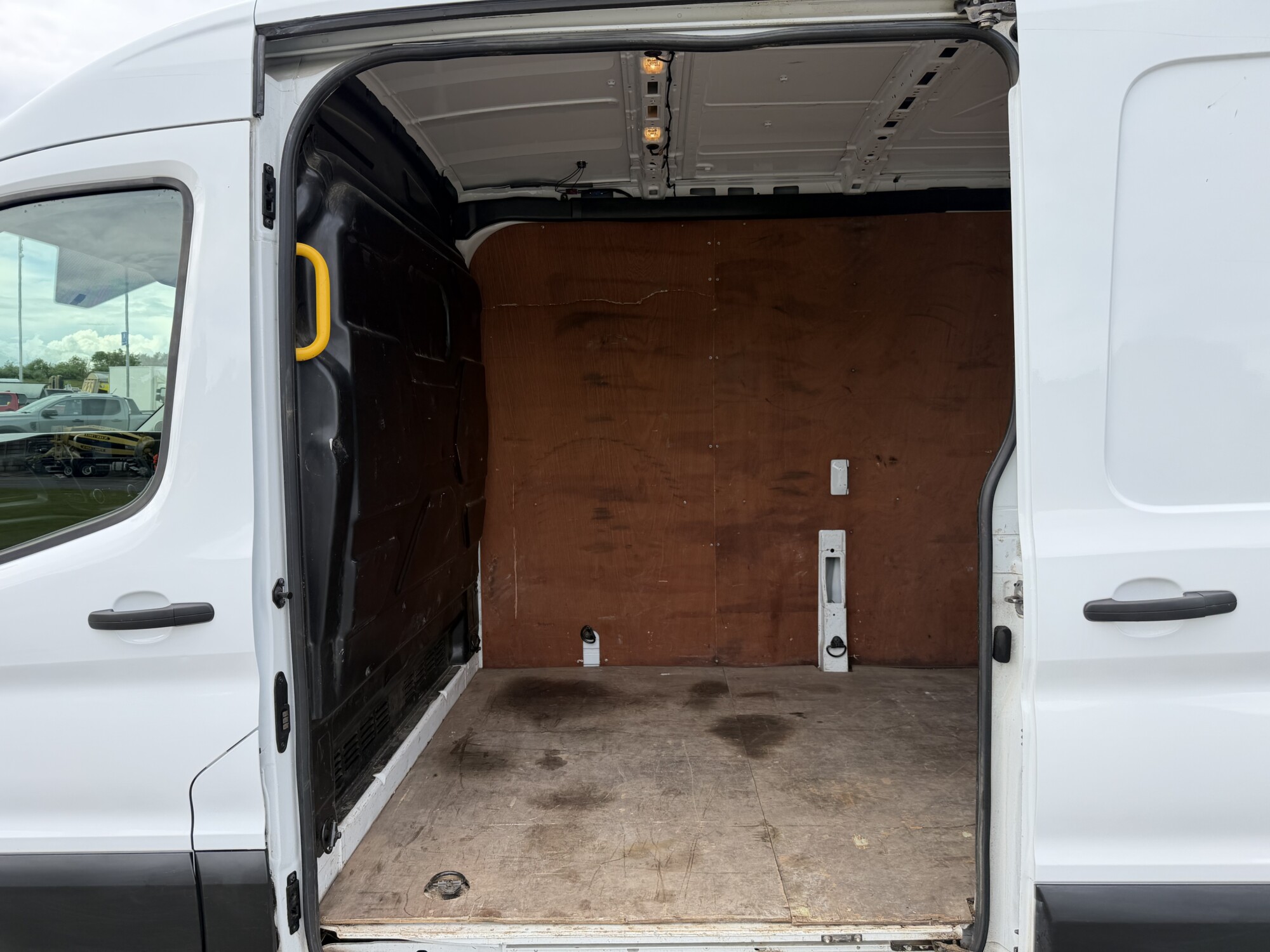 2022 '22 FORD TRANSIT 2.0 350 ECOBLUE LEADER PANEL VAN 5DR DIESEL MANUAL FWD L3 H2 EURO 6 (130 PS) - Image 8