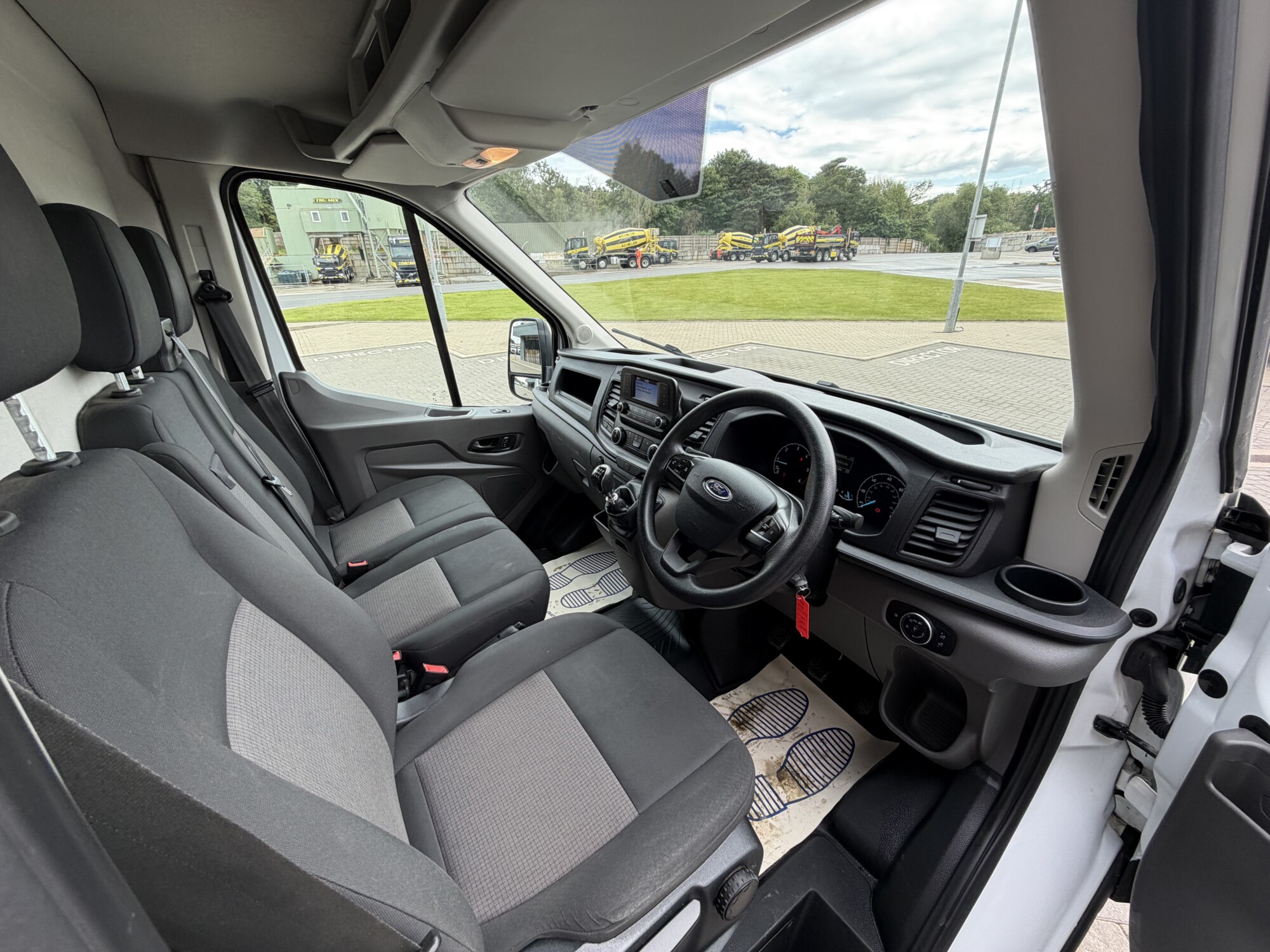 2022 '22 FORD TRANSIT 2.0 350 ECOBLUE LEADER PANEL VAN 5DR DIESEL MANUAL FWD L3 H2 EURO 6 (130 PS) - Image 10