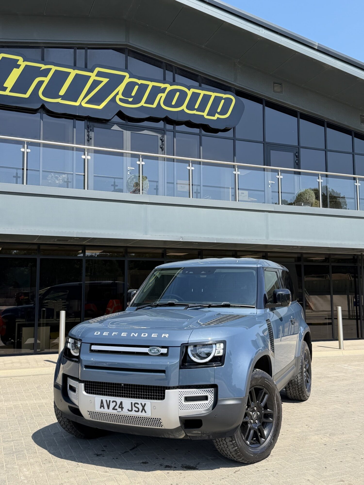 2024 '24 LAND ROVER DEFENDER 90 3.0 D250 MHEV HARD TOP SUV 3DR DIESEL AUTO 4WD SWB EURO 6 (250 PS) - Image 2