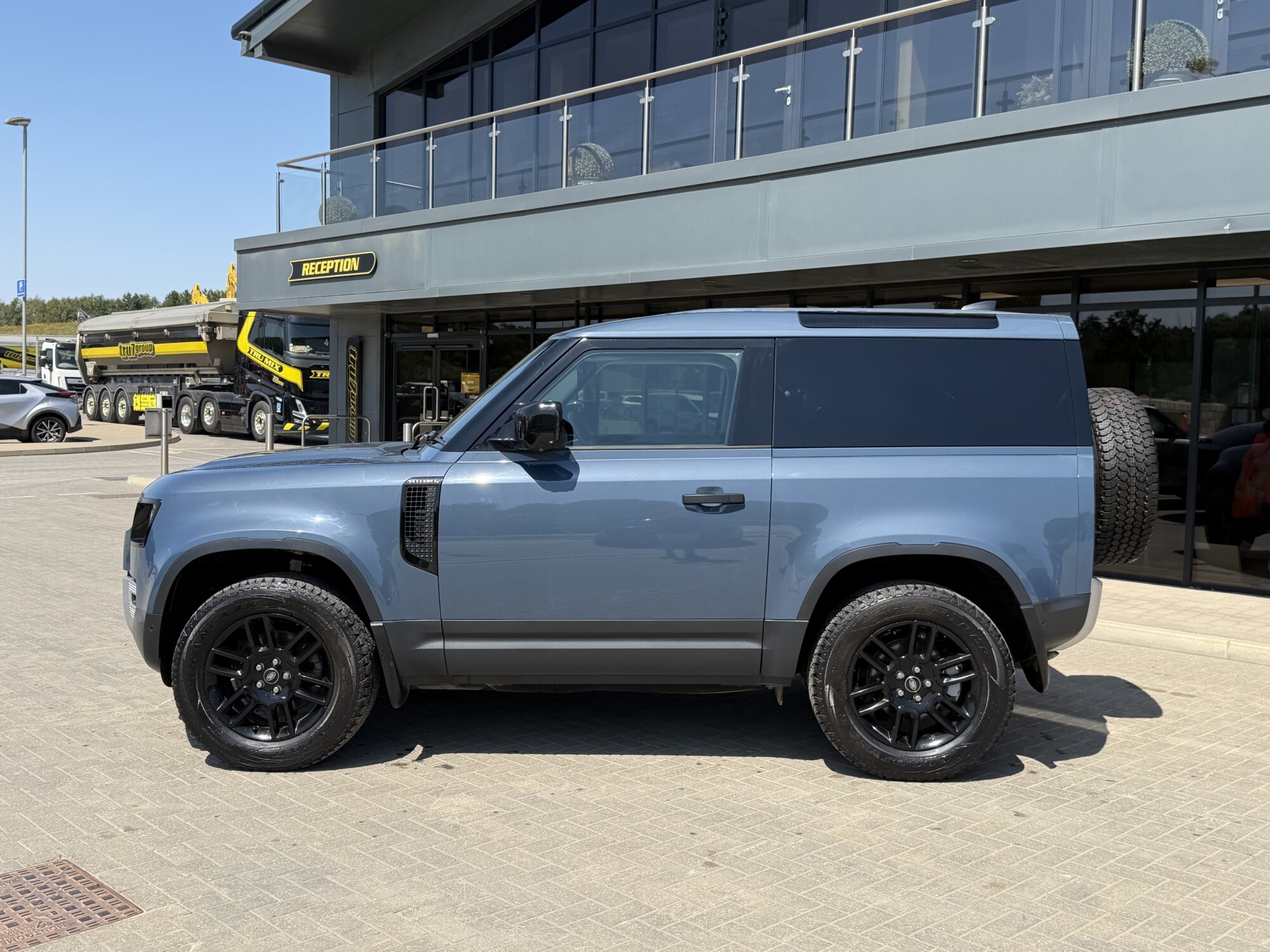 2024 '24 LAND ROVER DEFENDER 90 3.0 D250 MHEV HARD TOP SUV 3DR DIESEL AUTO 4WD SWB EURO 6 (250 PS) - Image 4