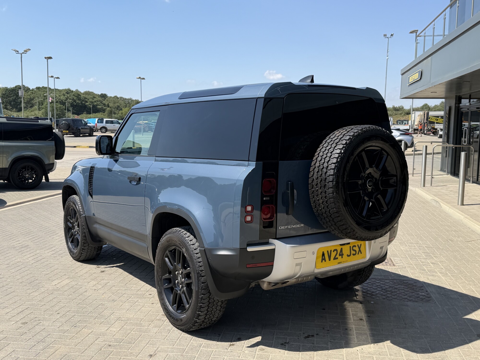 2024 '24 LAND ROVER DEFENDER 90 3.0 D250 MHEV HARD TOP SUV 3DR DIESEL AUTO 4WD SWB EURO 6 (250 PS) - Image 5