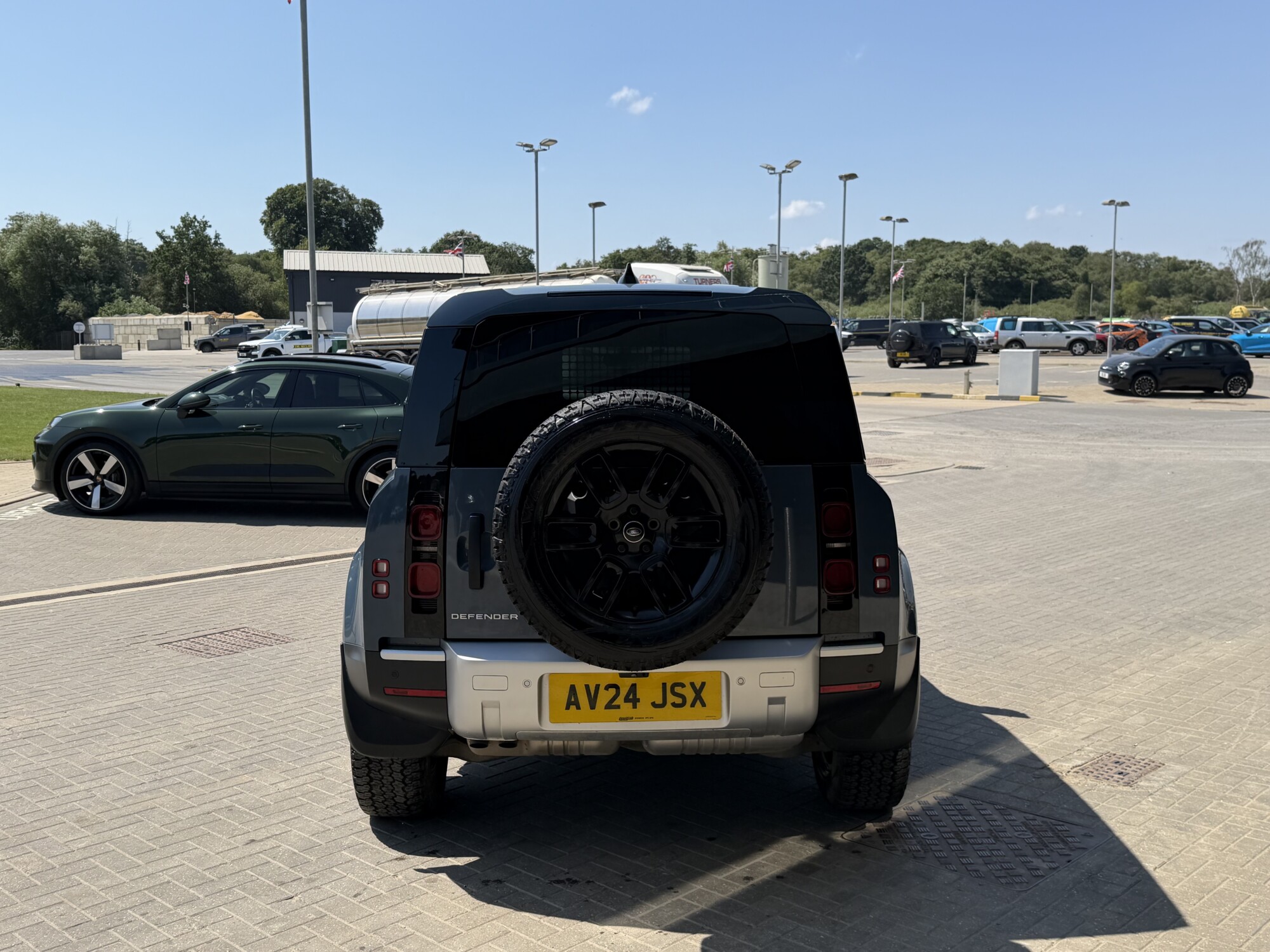 2024 '24 LAND ROVER DEFENDER 90 3.0 D250 MHEV HARD TOP SUV 3DR DIESEL AUTO 4WD SWB EURO 6 (250 PS) - Image 6