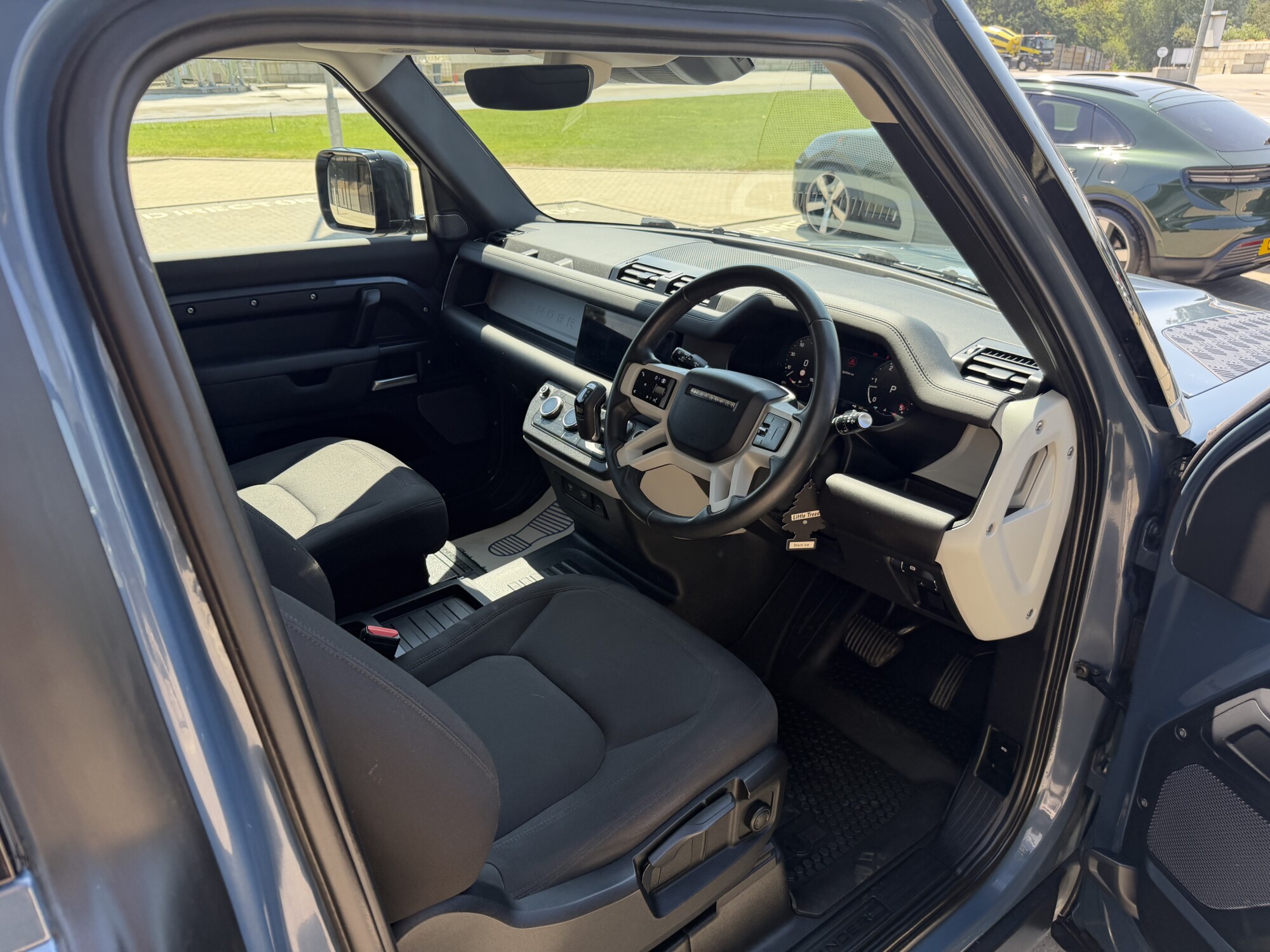 2024 '24 LAND ROVER DEFENDER 90 3.0 D250 MHEV HARD TOP SUV 3DR DIESEL AUTO 4WD SWB EURO 6 (250 PS) - Image 10