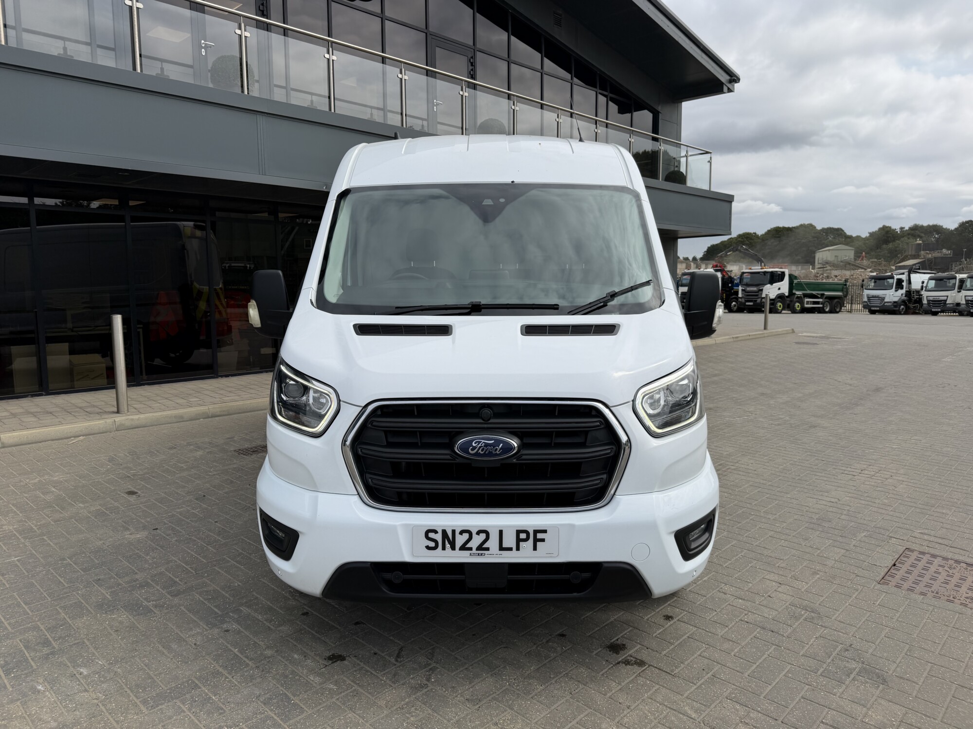 2022 '22 FORD TRANSIT 2.0 350 ECOBLUE LIMITED PANEL VAN 5DR DIESEL MANUAL RWD L2 H2 EURO 6 (185 PS) - Image 3