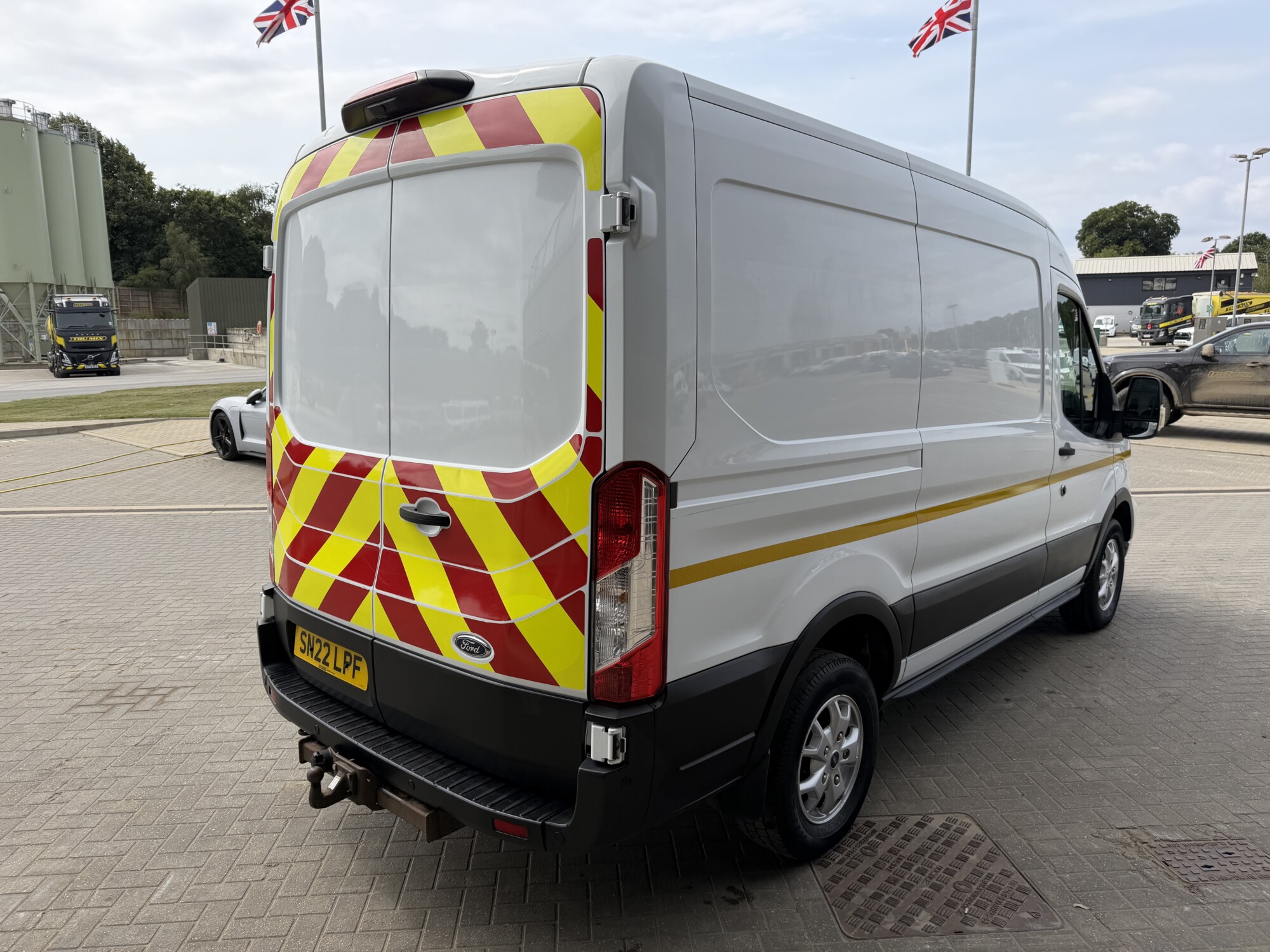 2022 '22 FORD TRANSIT 2.0 350 ECOBLUE LIMITED PANEL VAN 5DR DIESEL MANUAL RWD L2 H2 EURO 6 (185 PS) - Image 7