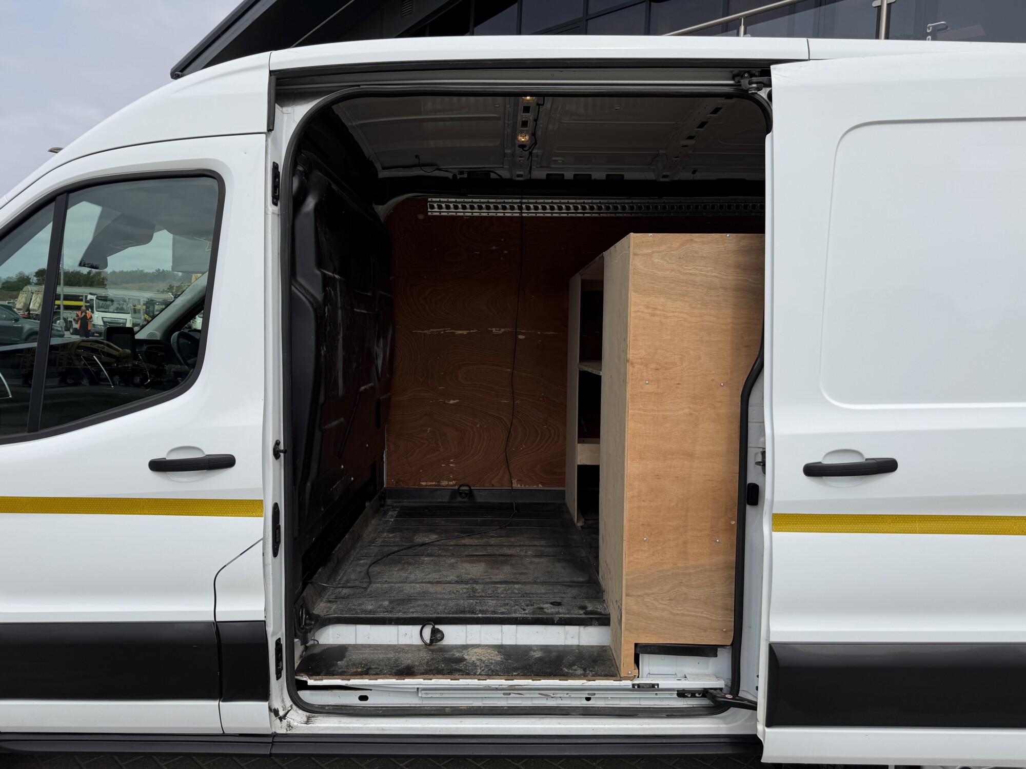 2022 '22 FORD TRANSIT 2.0 350 ECOBLUE LIMITED PANEL VAN 5DR DIESEL MANUAL RWD L2 H2 EURO 6 (185 PS) - Image 9