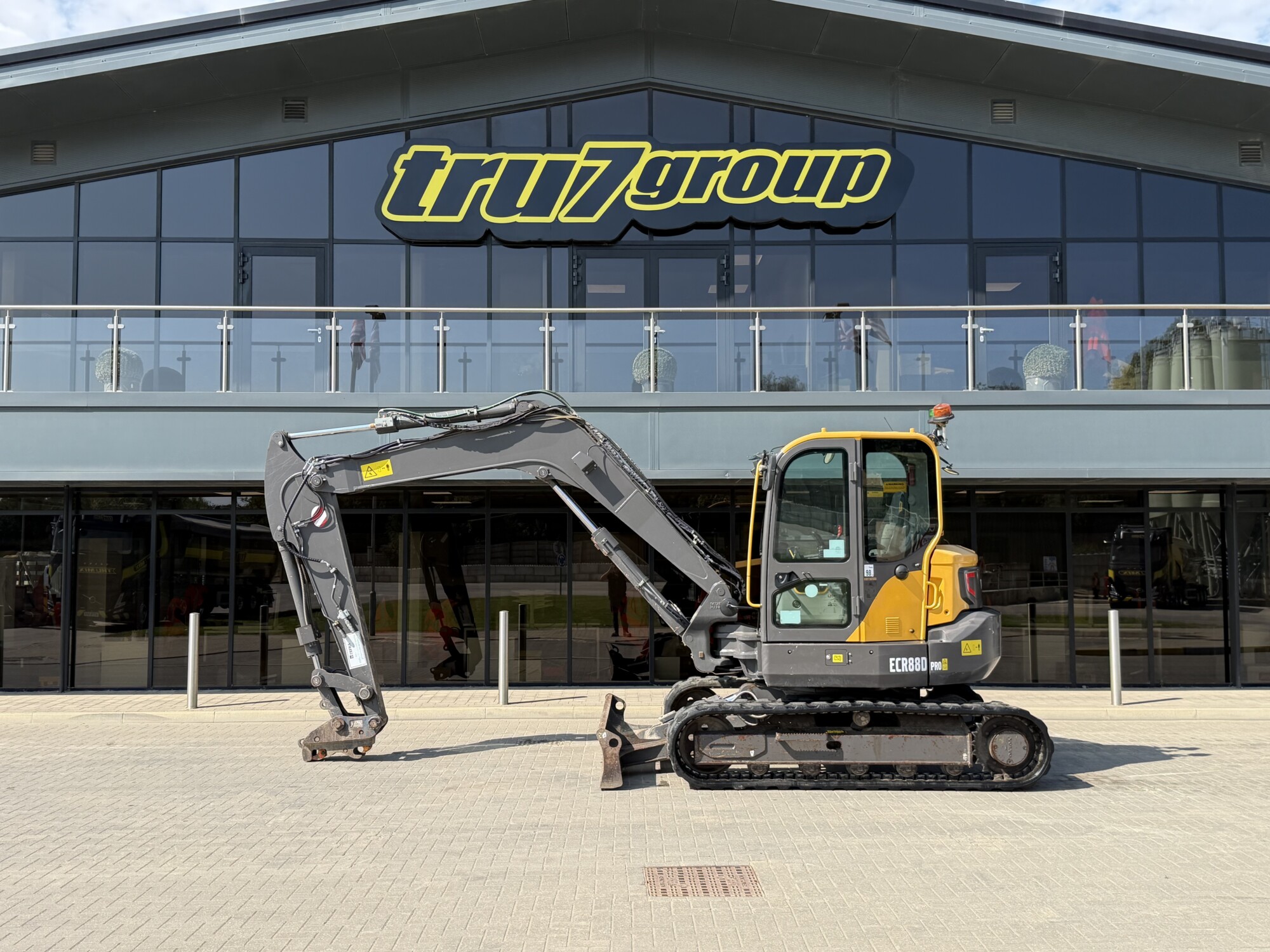 TRU2491- 2022, VOLVO ECR88D PRO EXCAVATOR **BLADE, RUBBER TRACKS**