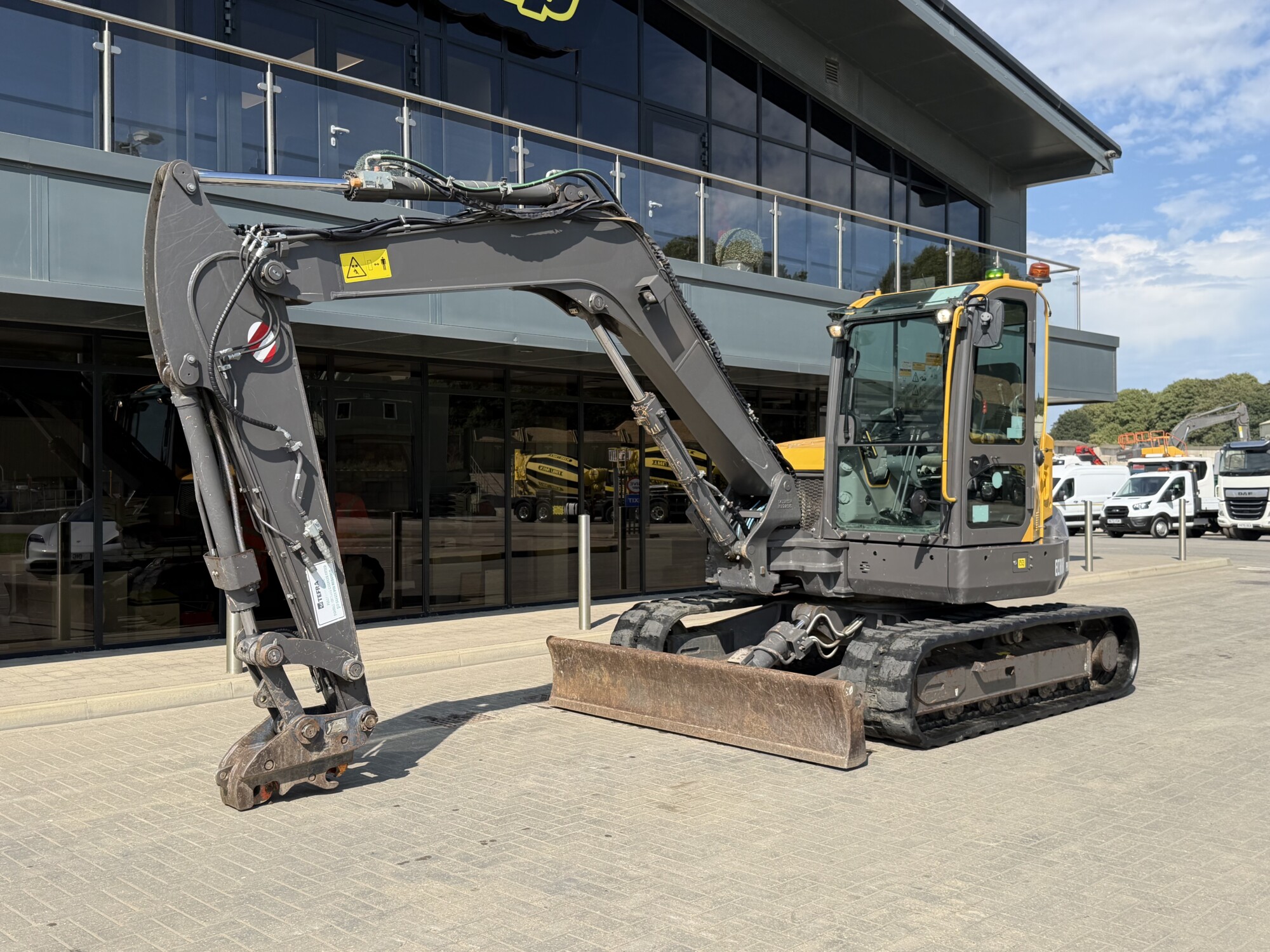 TRU2491- 2022, VOLVO ECR88D PRO EXCAVATOR **BLADE, RUBBER TRACKS** - Image 4