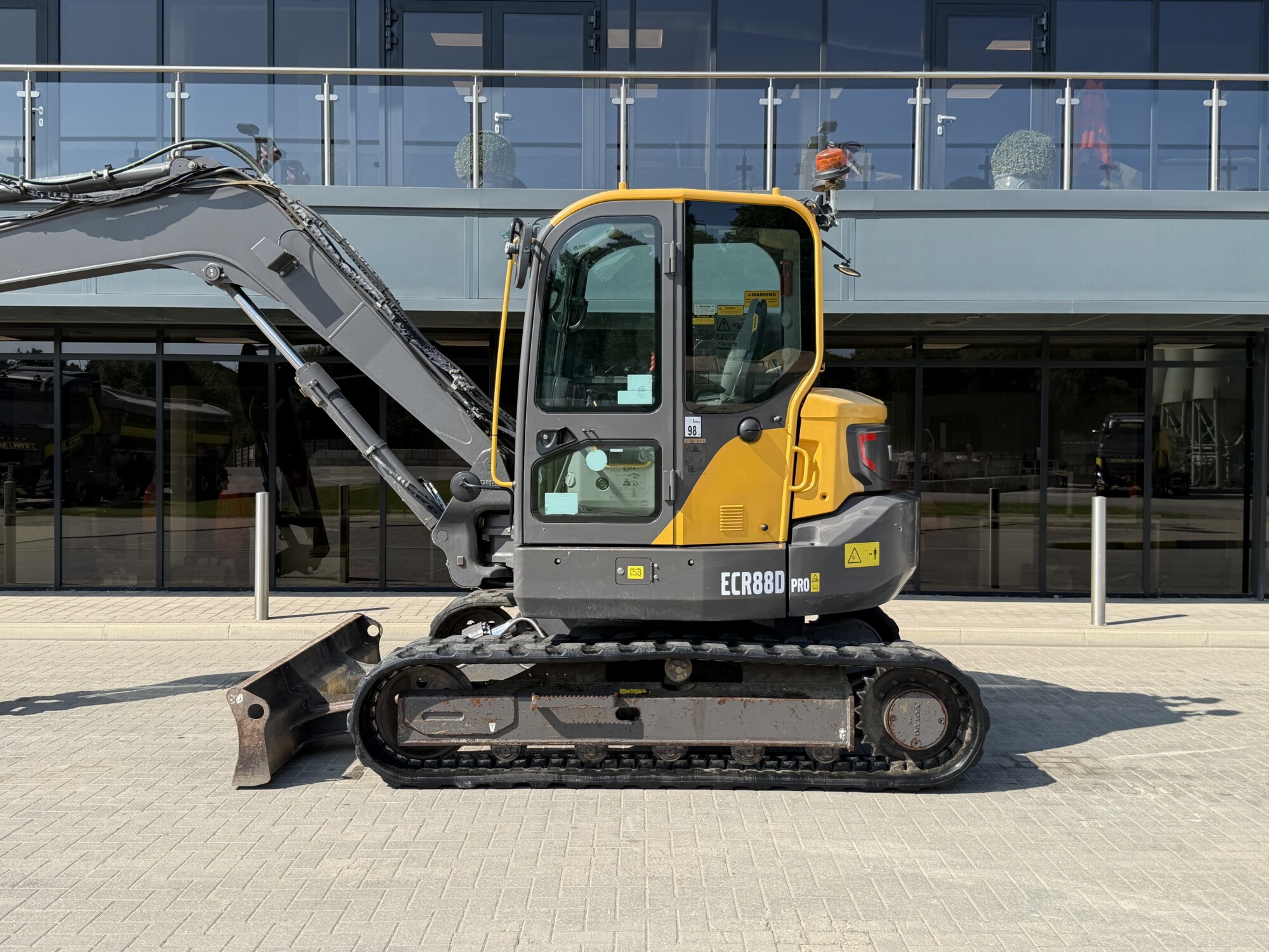 TRU2491- 2022, VOLVO ECR88D PRO EXCAVATOR **BLADE, RUBBER TRACKS** - Image 6