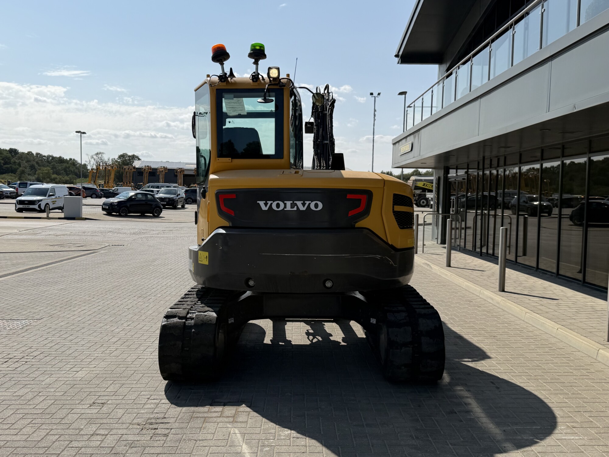 TRU2491- 2022, VOLVO ECR88D PRO EXCAVATOR **BLADE, RUBBER TRACKS** - Image 8