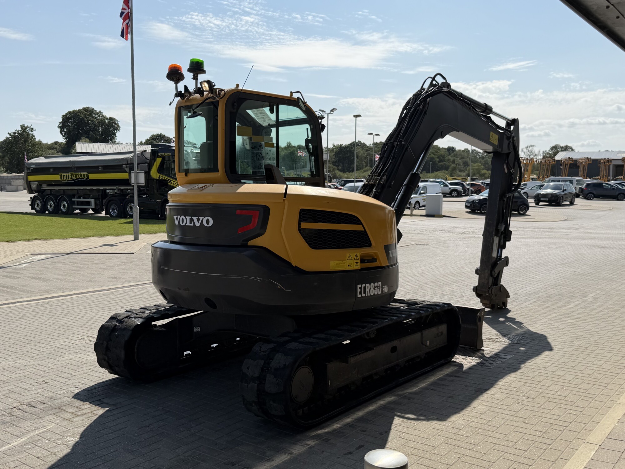 TRU2491- 2022, VOLVO ECR88D PRO EXCAVATOR **BLADE, RUBBER TRACKS** - Image 9