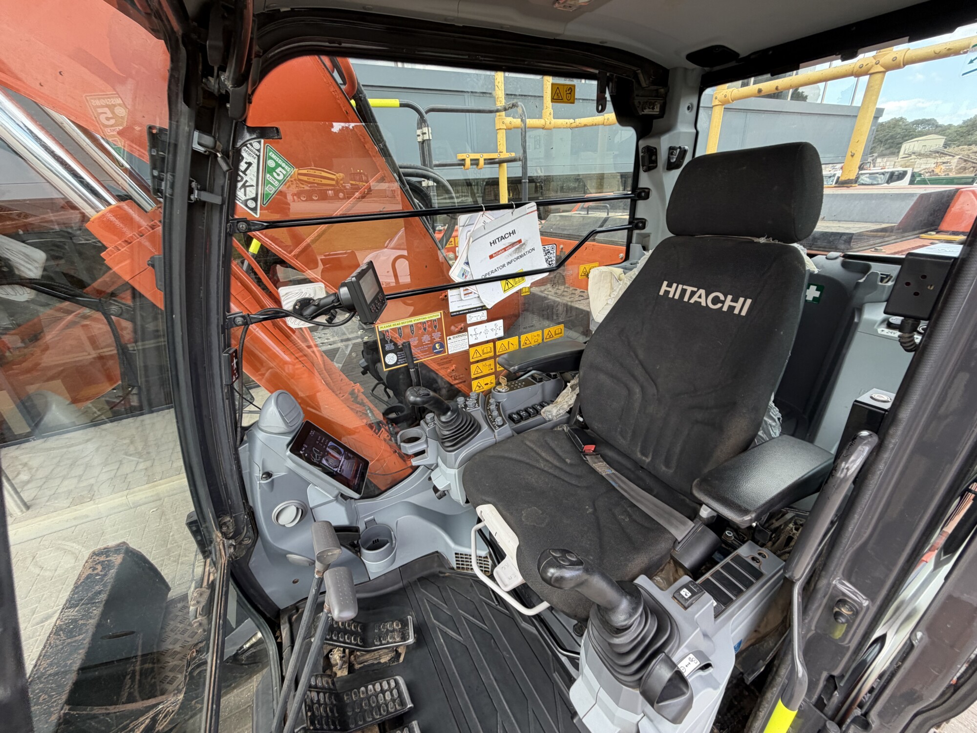 TRU2750 - JUNE 2023, HITACHI ZX135 USBL-7 EXCAVATOR **BLADE* - Image 12