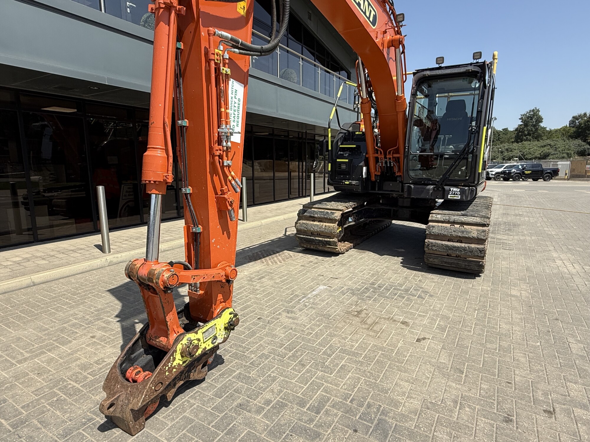 TRU2770 - JUNE 2023, HITACHI ZX135 US-7 EXCAVATOR *HEIGHT & SLEW RESTRICTOR* - Image 3
