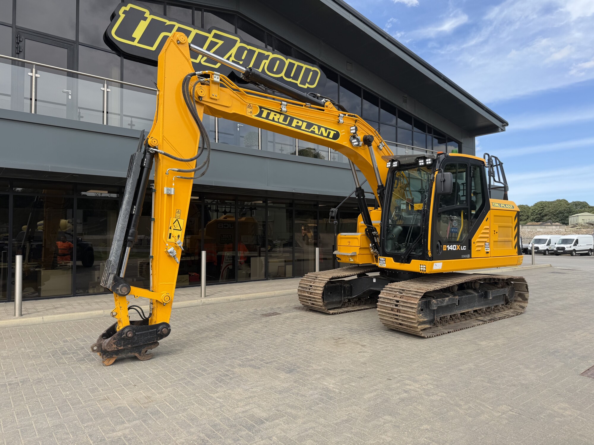 TRU3225 - 2024 JCB 140X L EXCAVATOR - Image 3
