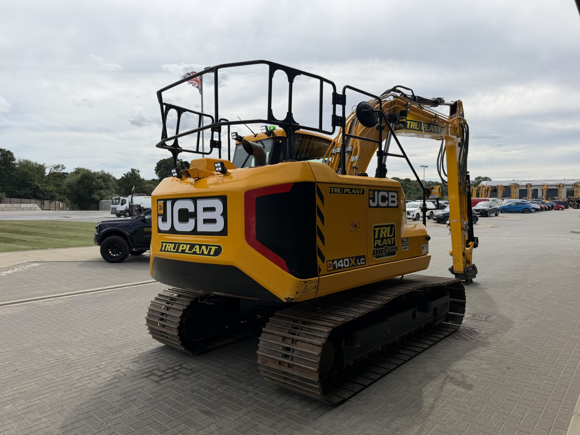TRU3225 - 2024 JCB 140X L EXCAVATOR - Image 6
